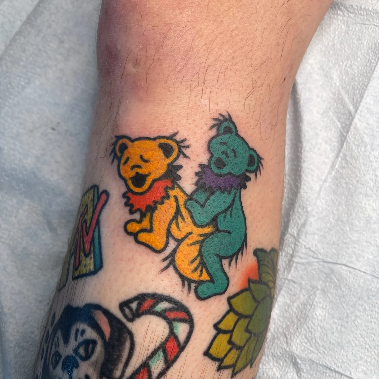 FRICK THE DEAD AM I RIGHT?!? 
On my top G @mwanhala 
Trade completed I reckon 
Tap in with my lil twin @mwanhala if you know what&rsquo;s good for you! 
Done @foundation_tattoo in October