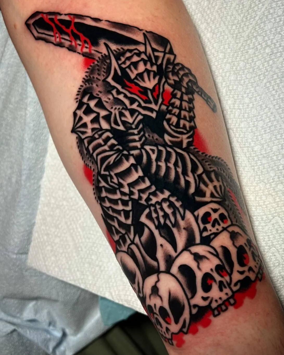 Thank you for getting your first tattoo from me, Zach!! Tattooed at @sweetandsourtattoo with @amigosmfg machines and @kingpintattoosupply needles and tubes 😊 #kingpintattoosupply