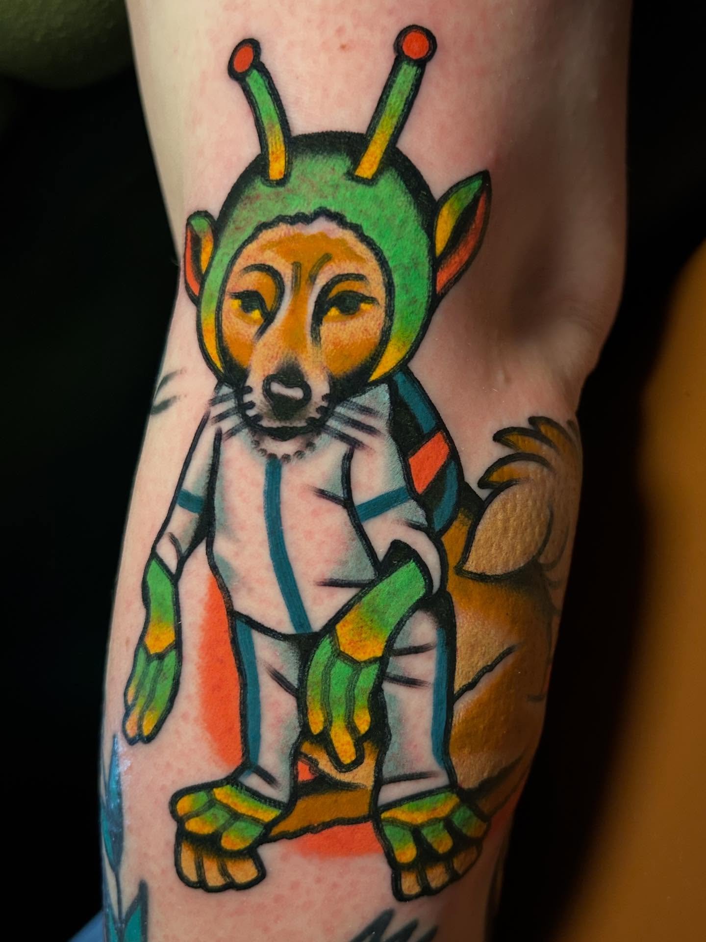 Brea&rsquo;s dog in an alien costume!! Thanks again Brea see you again Thursday!!! @sweetandsourtattoo @amigosmfg @kingpintattoosupply #kingpintattoosupply