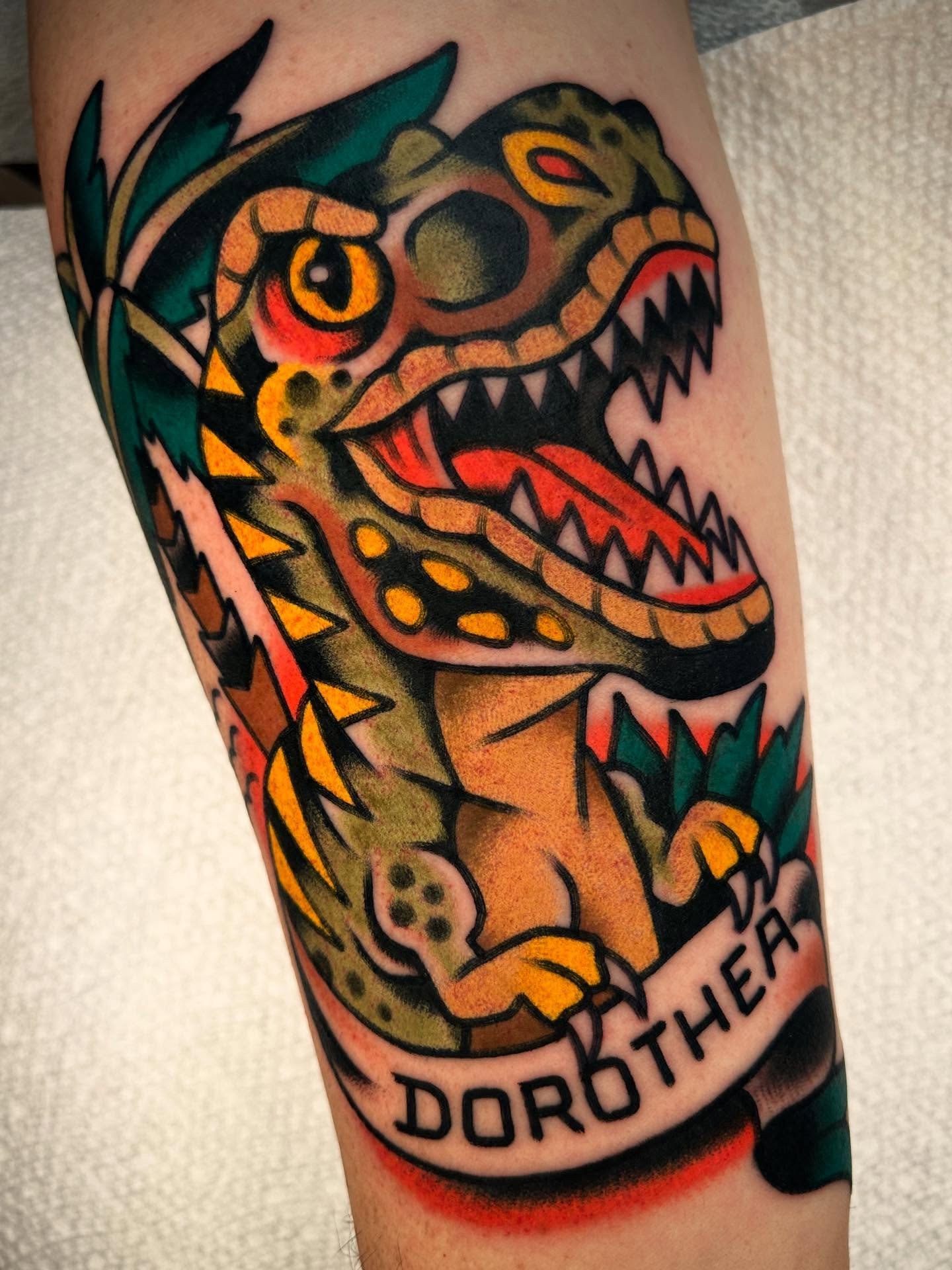 T-Rex for Sam dedicated to his daughter, Dorothea!! Thank you again for getting tattooed, this was a blast to do for you!! @sweetandsourtattoo @amigosmfg @kingpintattoosupply