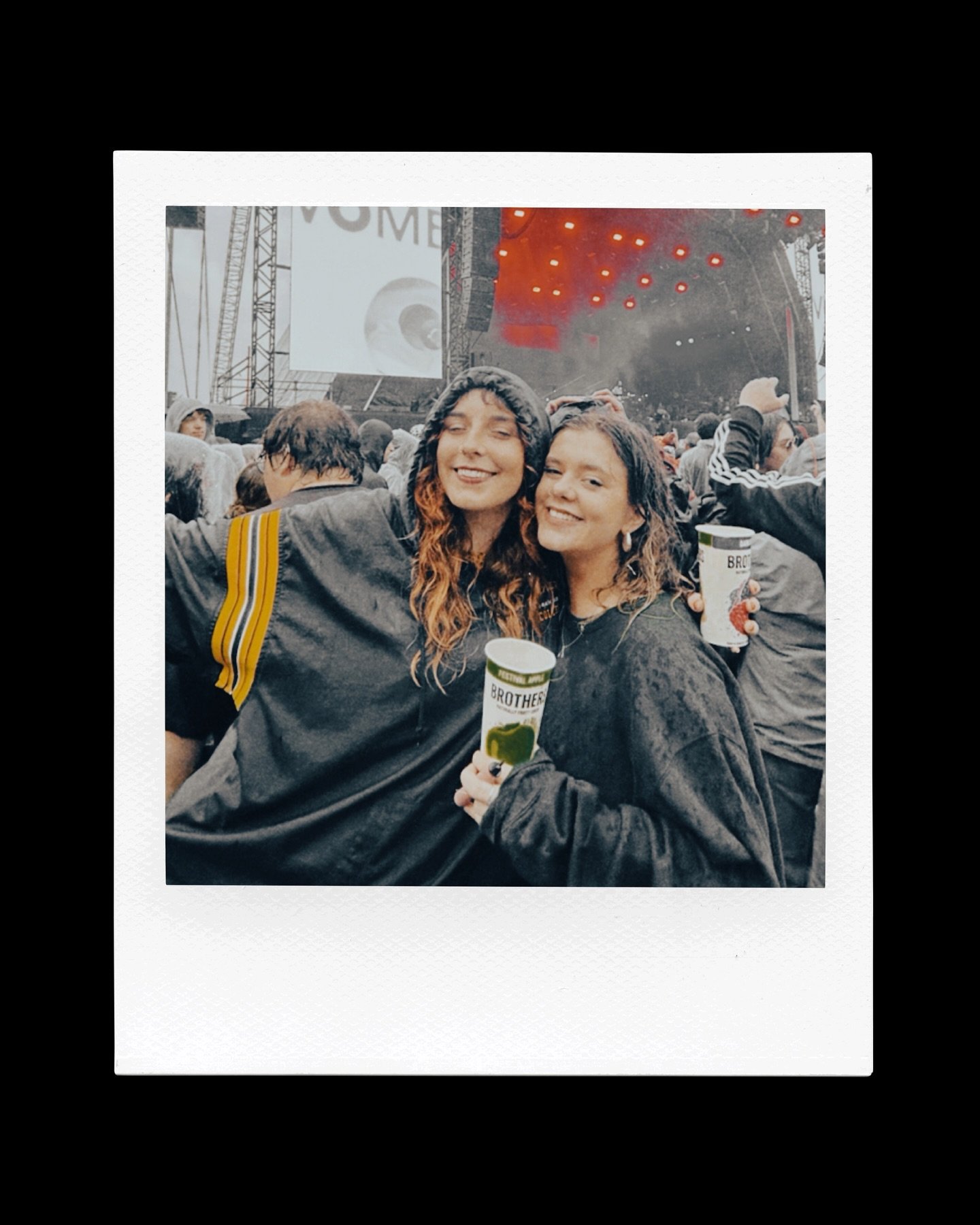 NEIGHBOURHOOD WEEKENDER DAY 1 🌟

Warrington&rsquo;s best outdoor indie fest returned to Victoria Park yesterday and brang an incredible showcase of the best up and coming artists to genre legends ! 

Over on the Viola Beach stage we caught the incre