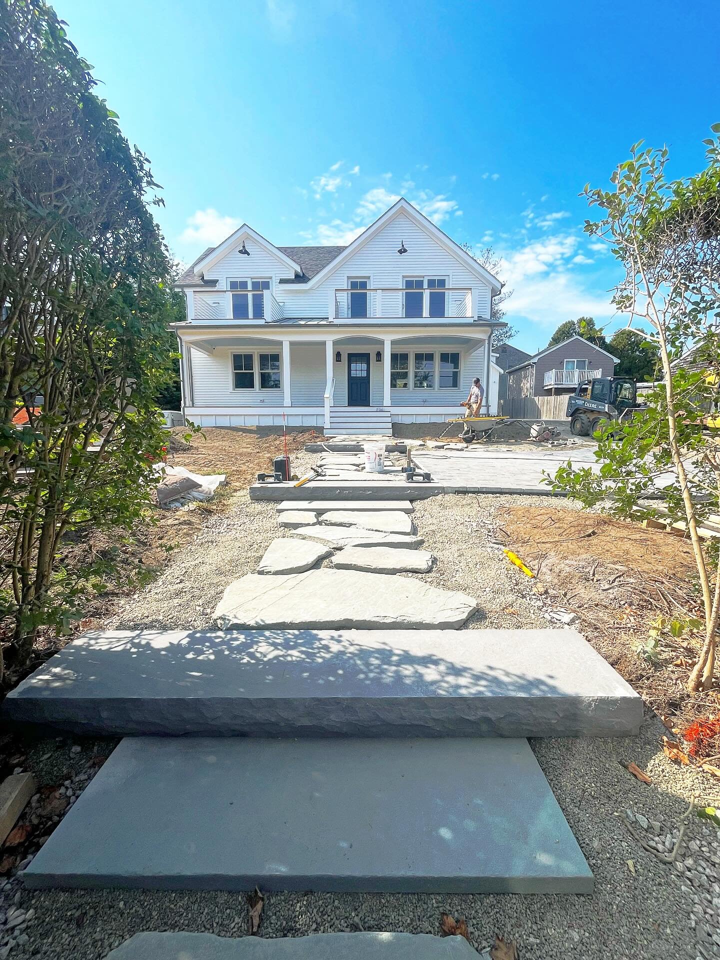 The landscape on our Ocean Road renovation and addition is beginning to elevate this property to new heights! 🥳🌳🪨

Architect: @lauradkrekorian 
Landscape architect: @infinitydesigngroupinc 
Builders/GC: @neillbros