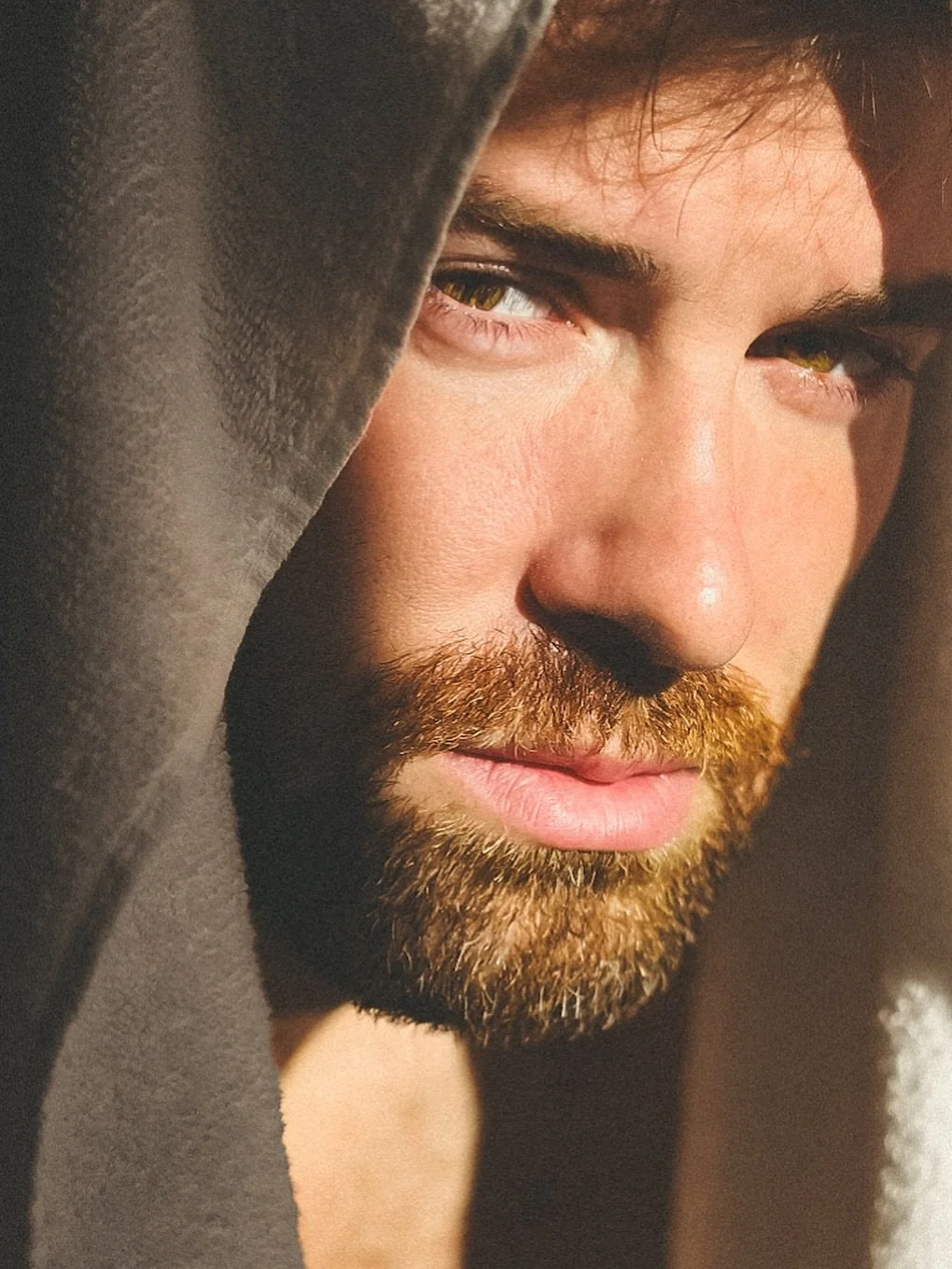 Piercing eyes. Shadows. Sunlight. A whole vibe.
. 
.
.
Model: @nicholaslandsf 
.
.
.
.
.
.
.
.
.
.
#portraits #photography #sanfrancisco #malemodel #sfgay #fall