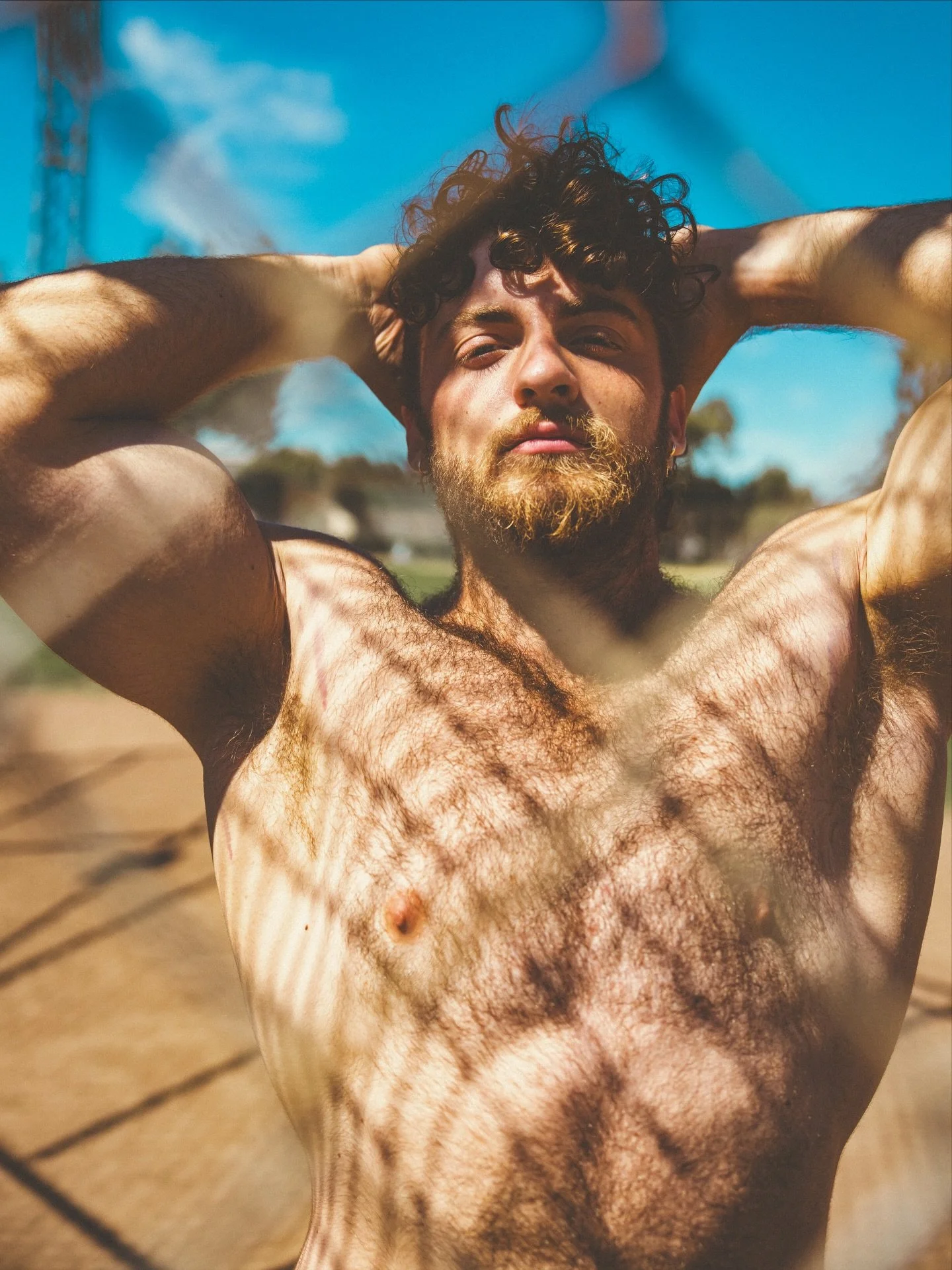 💪🥵
. 
.
.
Model: Johnny Test @johnny.testosterone 
.
.
.
.
.
.
.
.
.
.
#portraits #photography #sanfrancisco #malemodel #fall #malephotography  #mensfitness