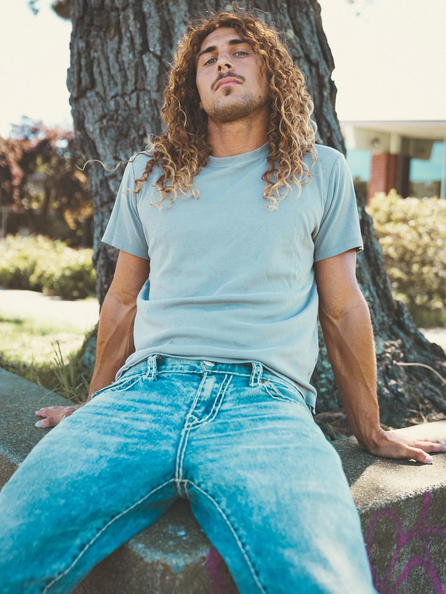 🍂🍁🎄
. 
.
.
Model: @kadenlies 
.
.
.
.
.
.
.
.
.
.
#portraits #photography #sanfrancisco #malemodel #fall #malephotography  #mensfitness