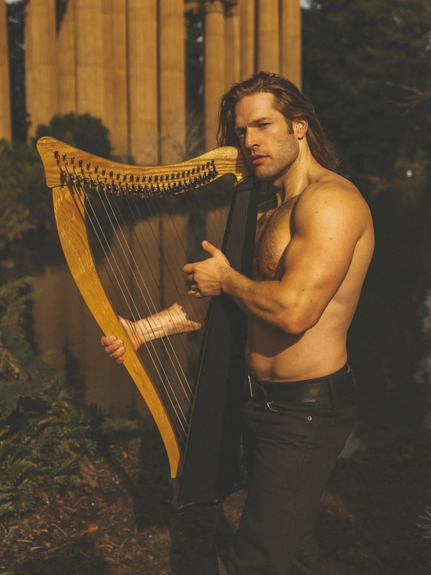 Fun fact: Kramer has the looks and the talent. Honestly, save some for the rest of us 😏🎶 He is a talented musician and can actually play this (not just a prop😅)❤️❤️
. 
.
.
Model: @kramer.evans 
.
.
.
.
.
.
.
.
.
.
#gay #malephotography #gayboys #h