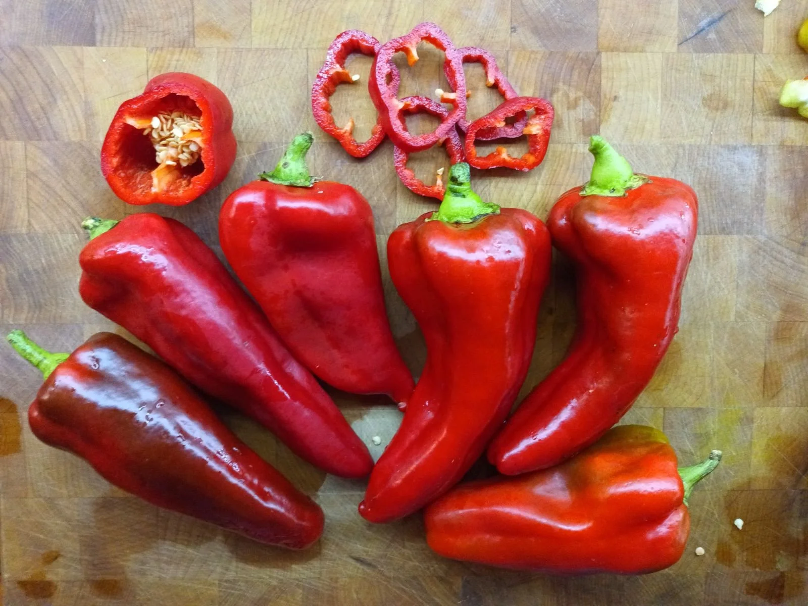 Pepper Seeds, Italia, pepper fruit sliced up