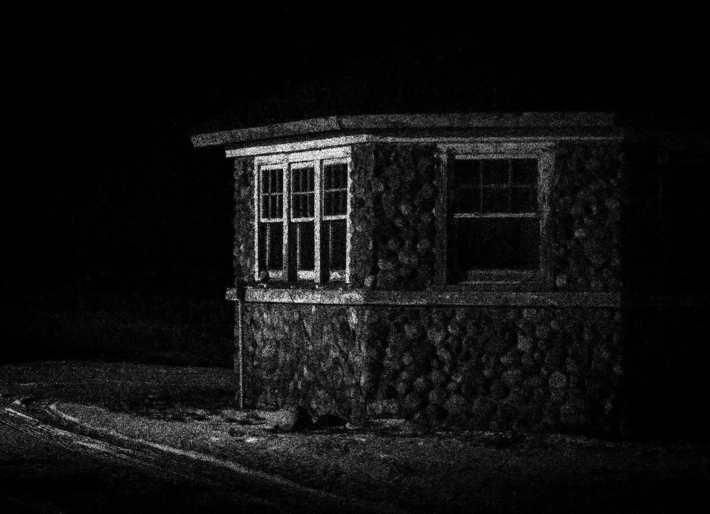 53. Liminal 

Canon R7 

400mm f/20 1/15 sec. 12800 ISO

#365photochallenge
#blackandwhitephotography
#mothphotography
#spooky