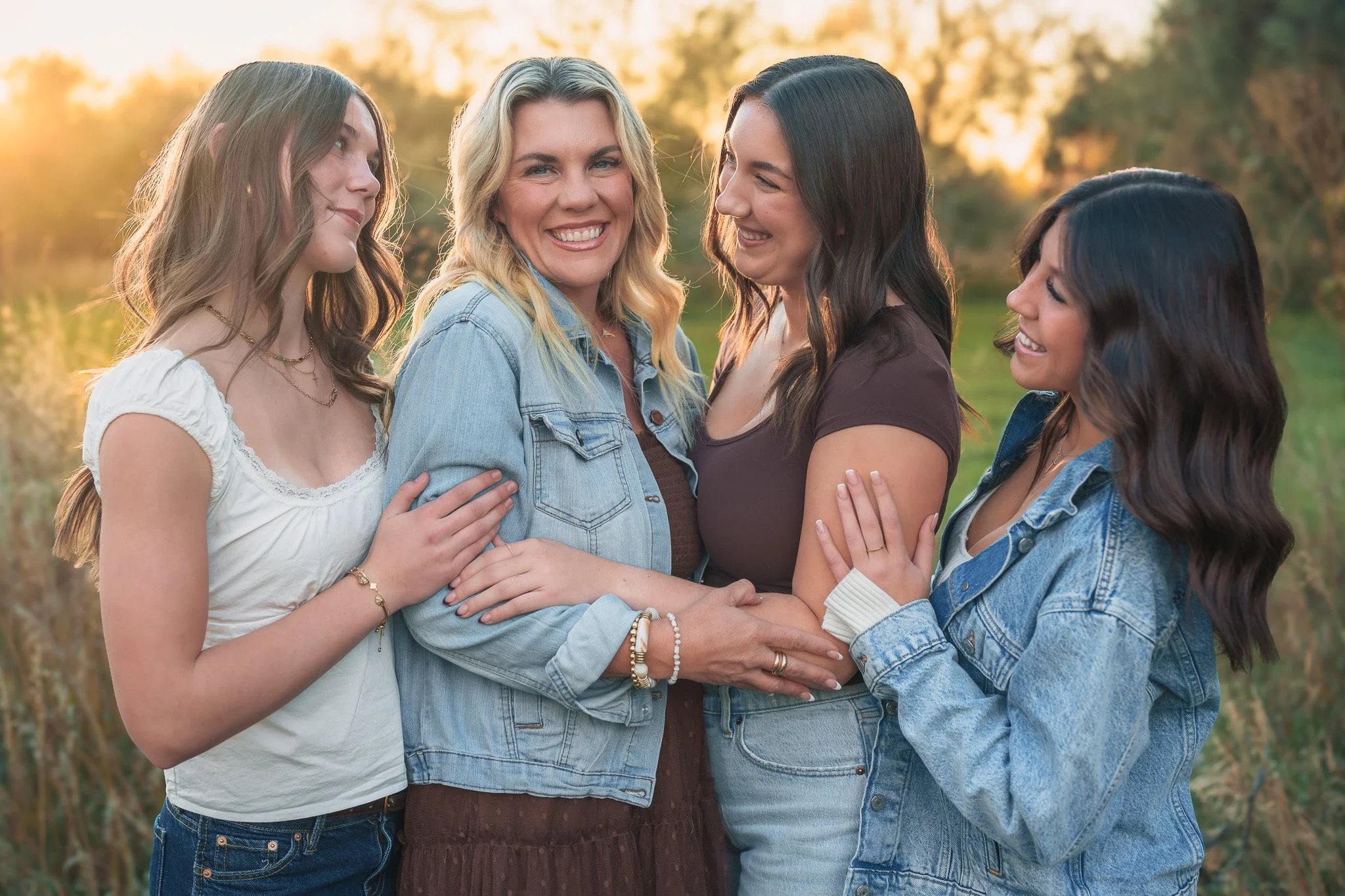 Mom and Daughter family photography session in Eagle at the Eagle Island Park. Golden hour family session with Forever My Media.   