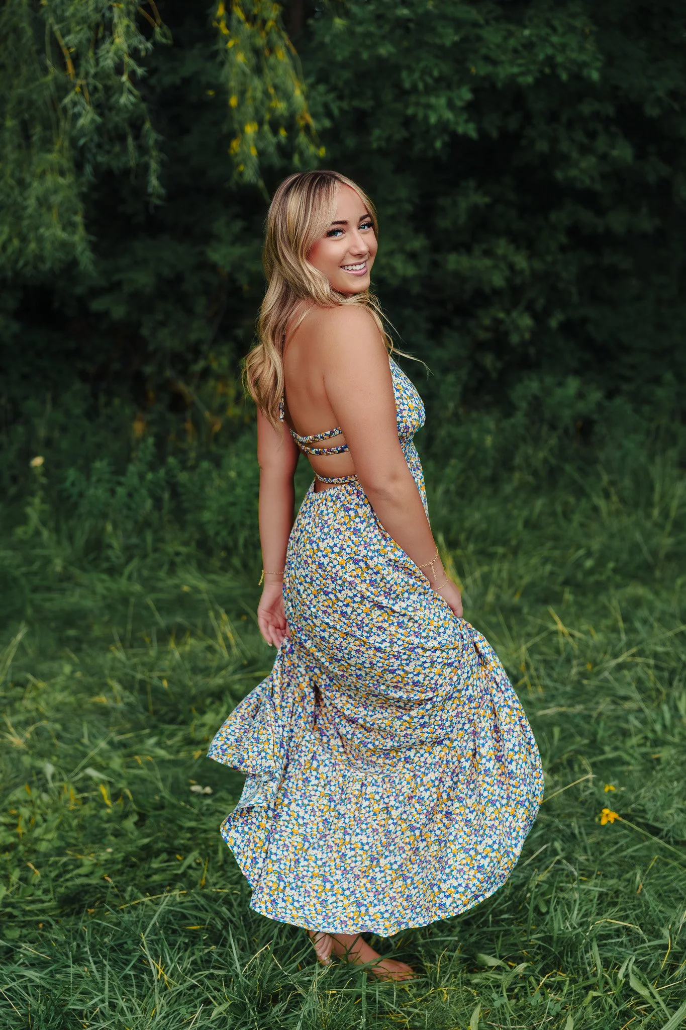 Senior Session near me at Kathryn Alberton park. Eagle high school senior  with a beautiful backdrop behind her. Boise/Eagle/Meridian/Star photographer in the treasure Valley.

