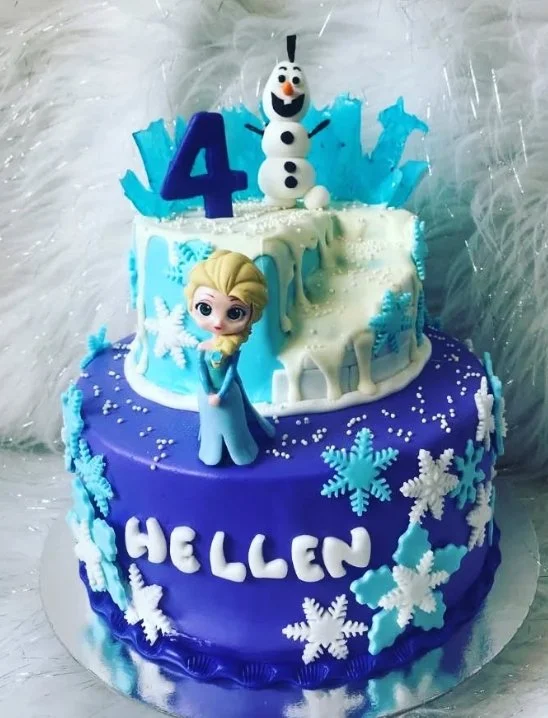 Pastel personalizado de Frozen para cumpleaños por Valrett Cake.