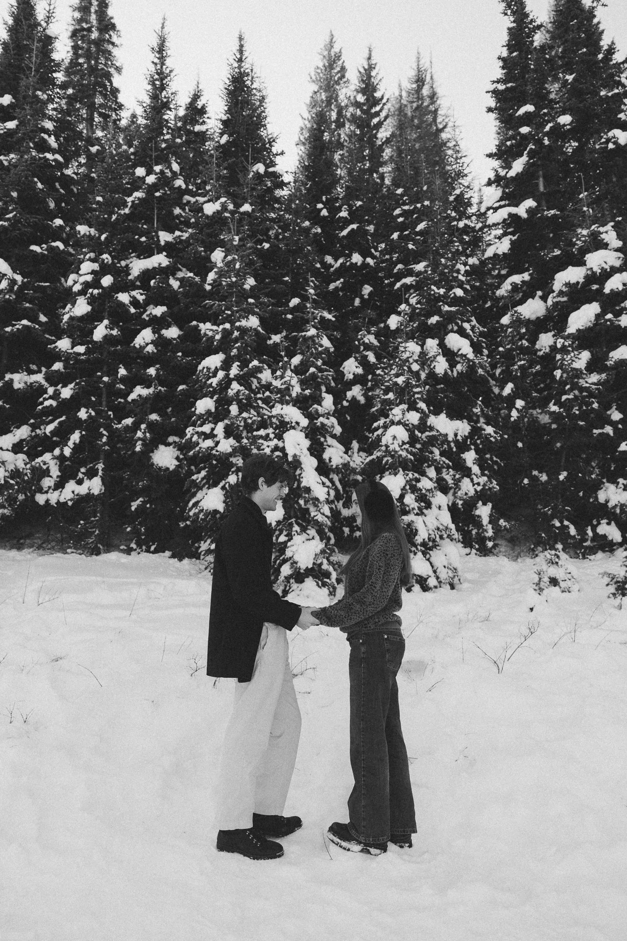 jordan-pines-couples-photos-winter_Jessica_Simons_Photography-1.jpg