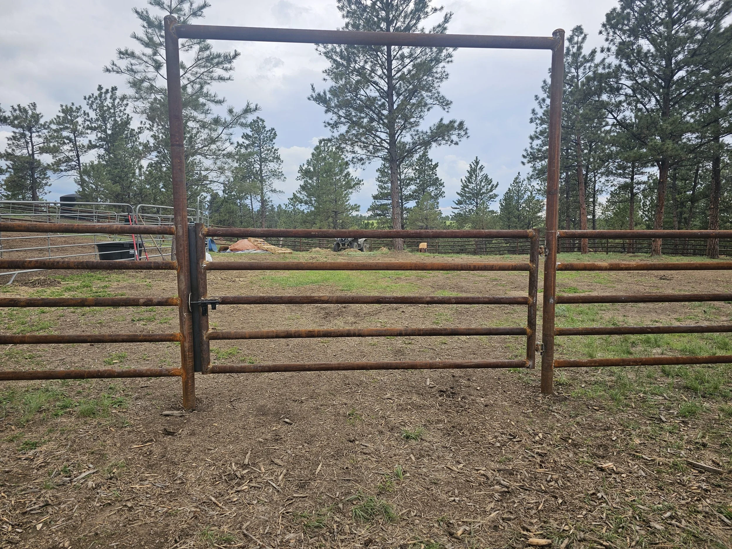 custom gates and arbors 