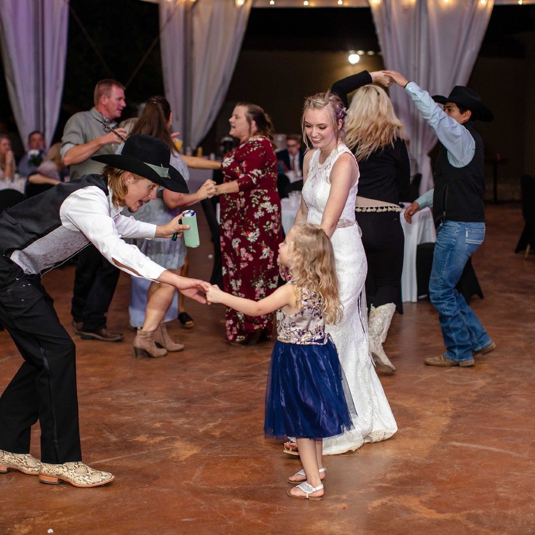 ✨ Venue Feature: The West Pavilion ✨
Our covered reception space, The West Pavilion, is where the party truly comes to life. 🪩🕺

🌿 Spacious, open-air, and designed to host unforgettable evenings, this area offers the perfect blend of elegance and 