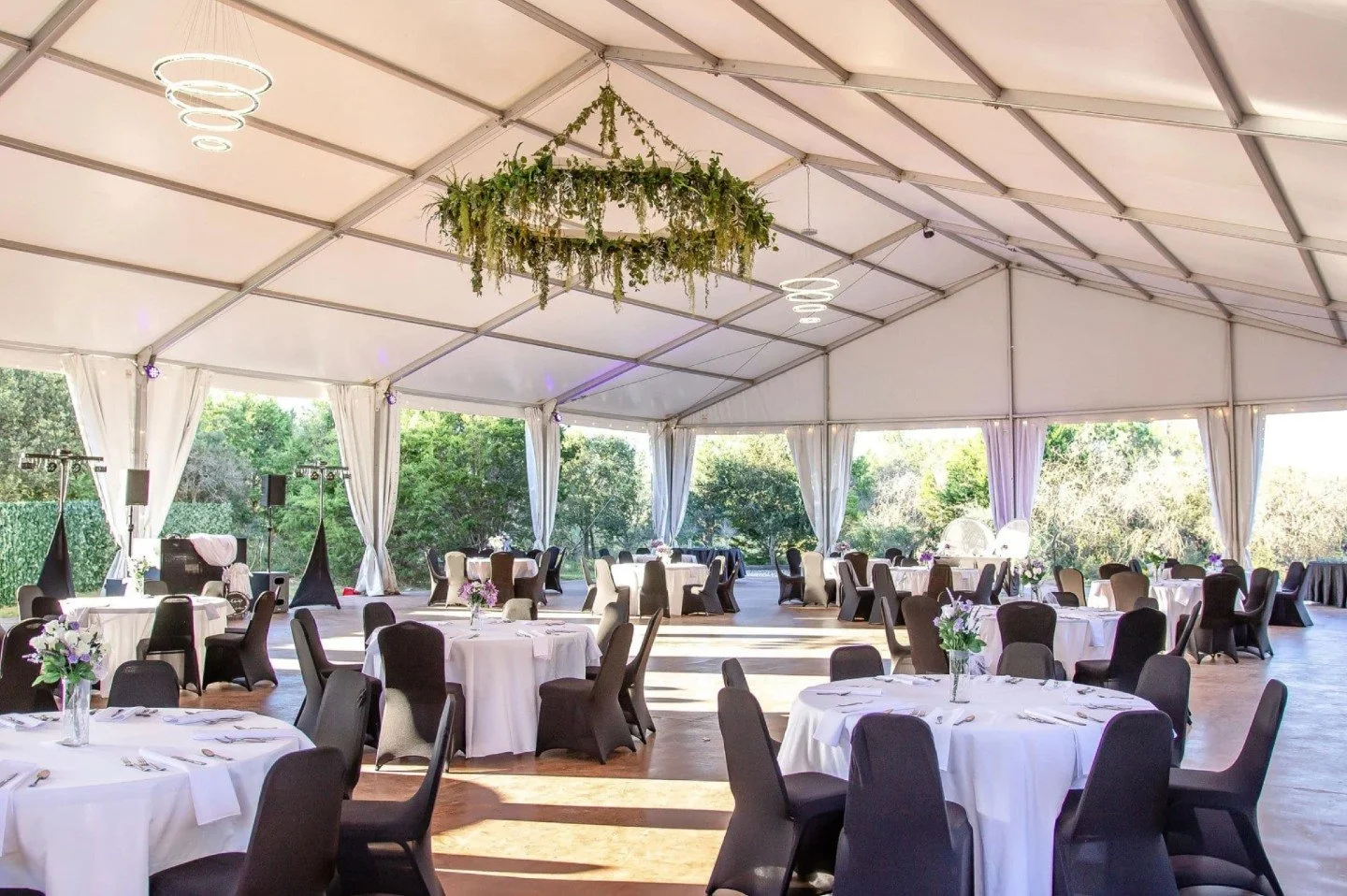 Did you know&hellip;. Veterans SAVE with us!! Matter of fact so do First Responders and Teachers! 

Not just on special calendar days, but every time a Veteran books our packages they can save 10% on their total package investment. 

CALL 📲 210-992-