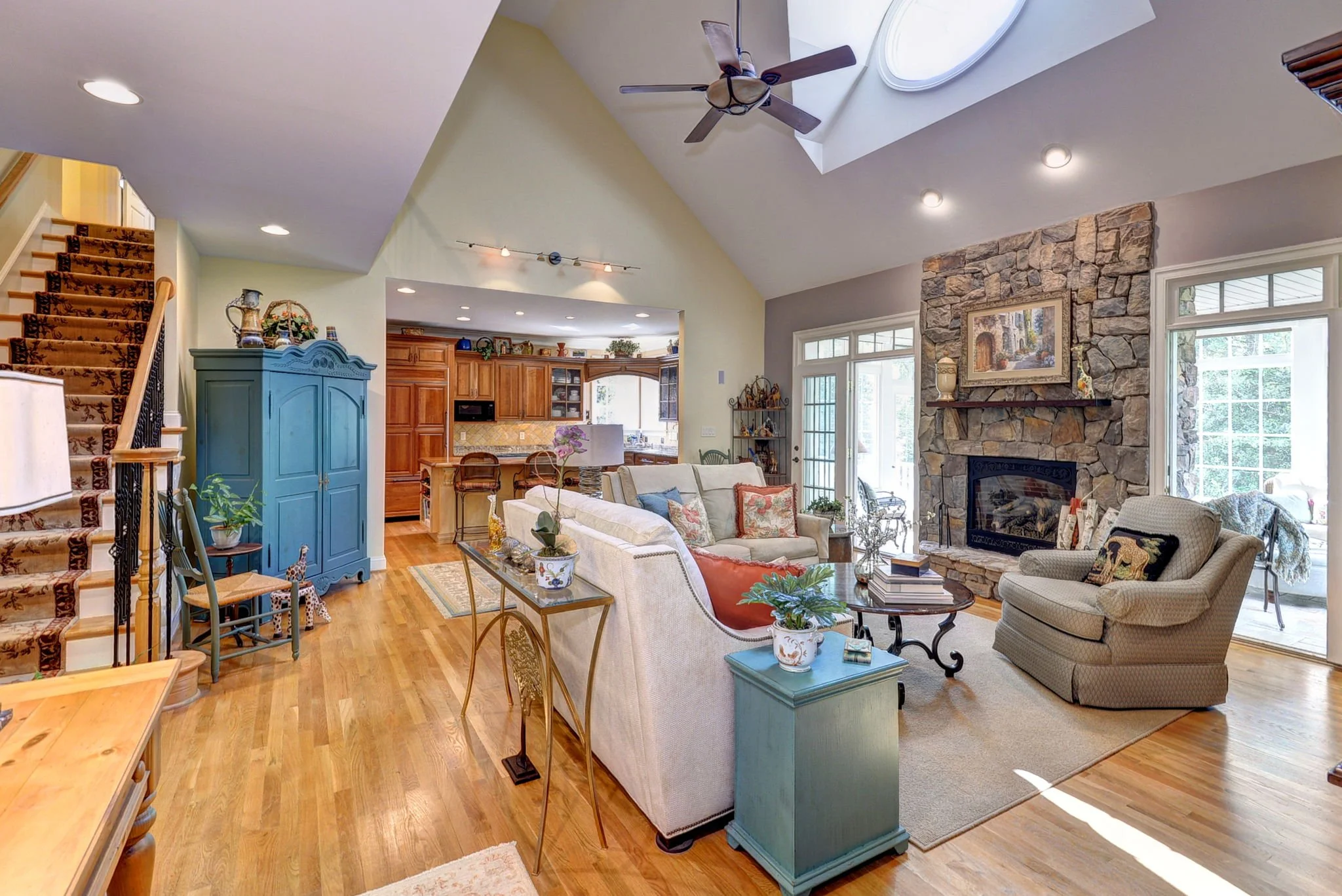 3315 Sawyer