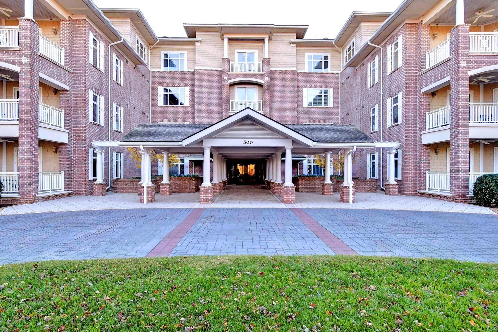 504 River Bluffs