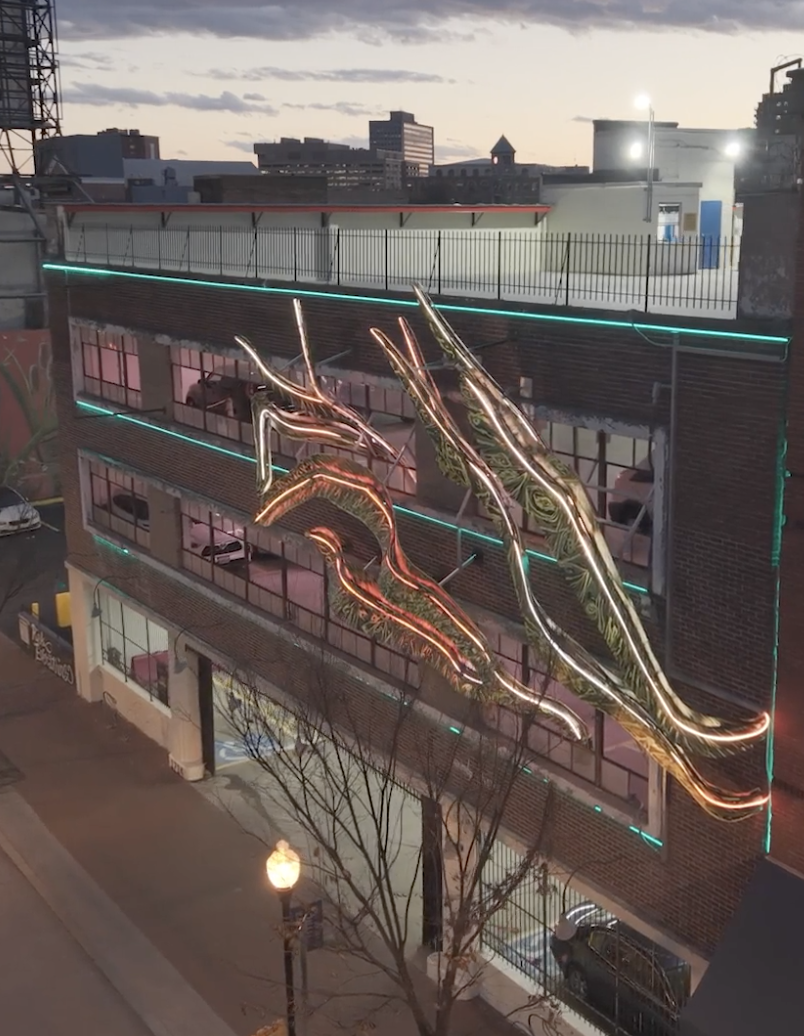 PHAAN HOWNG-INVITING LIGHT