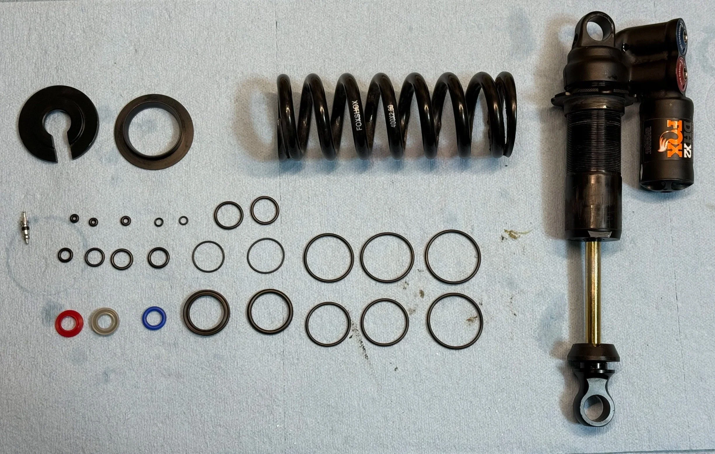 Upgrading this Fox with the "magic blue" seal kit by Anso Suspension....