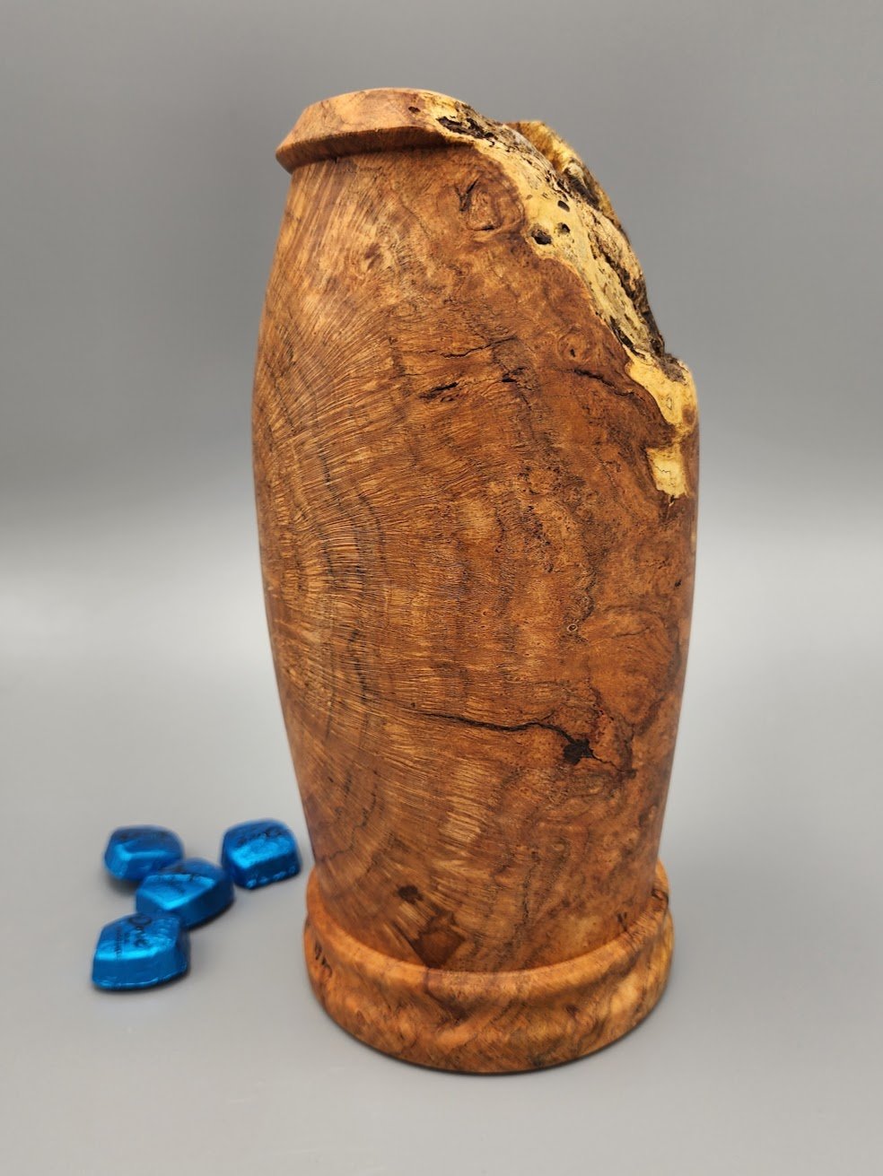 25009 Vase burl with insert - left side.jpg