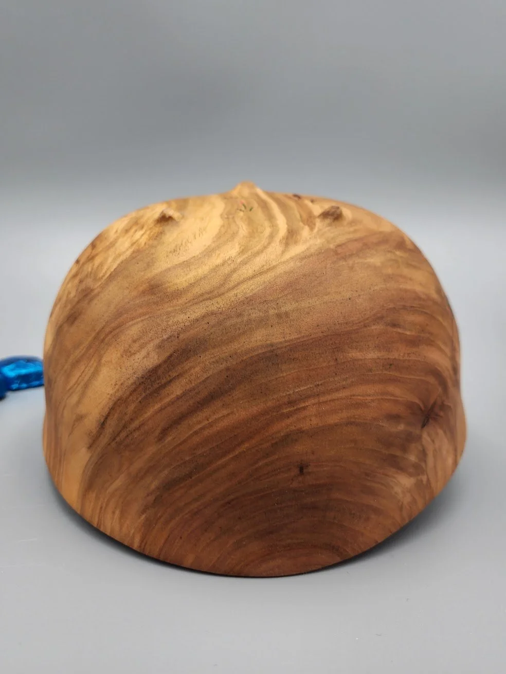 26011 - Apple bowl with tripod feet - feet.jpg
