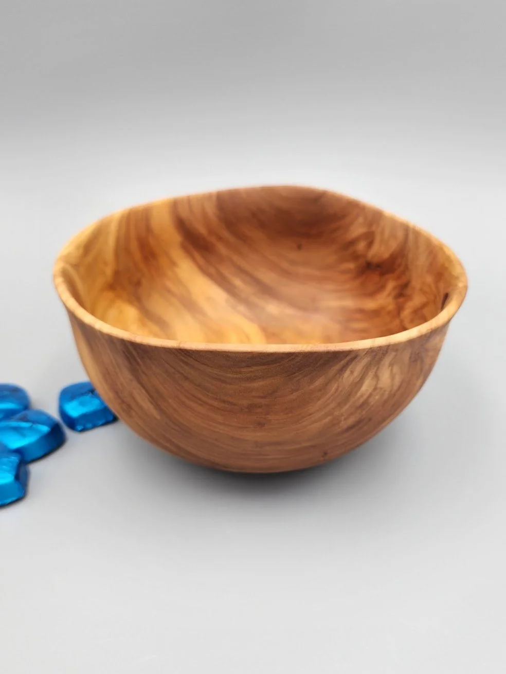 26011 - Apple bowl with tripod feet - right.jpg