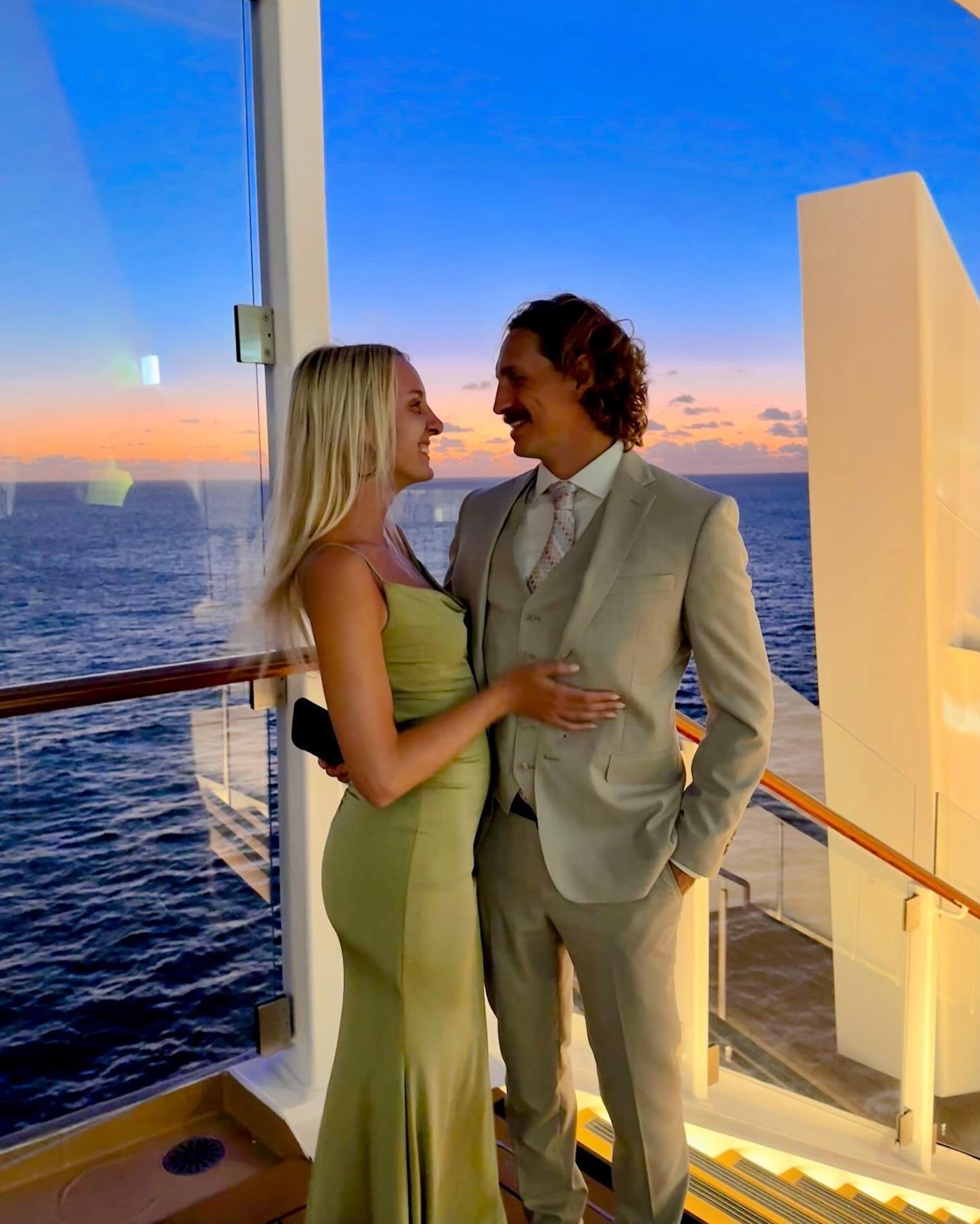 swipe for the before photo 🌅🚢 🏝️