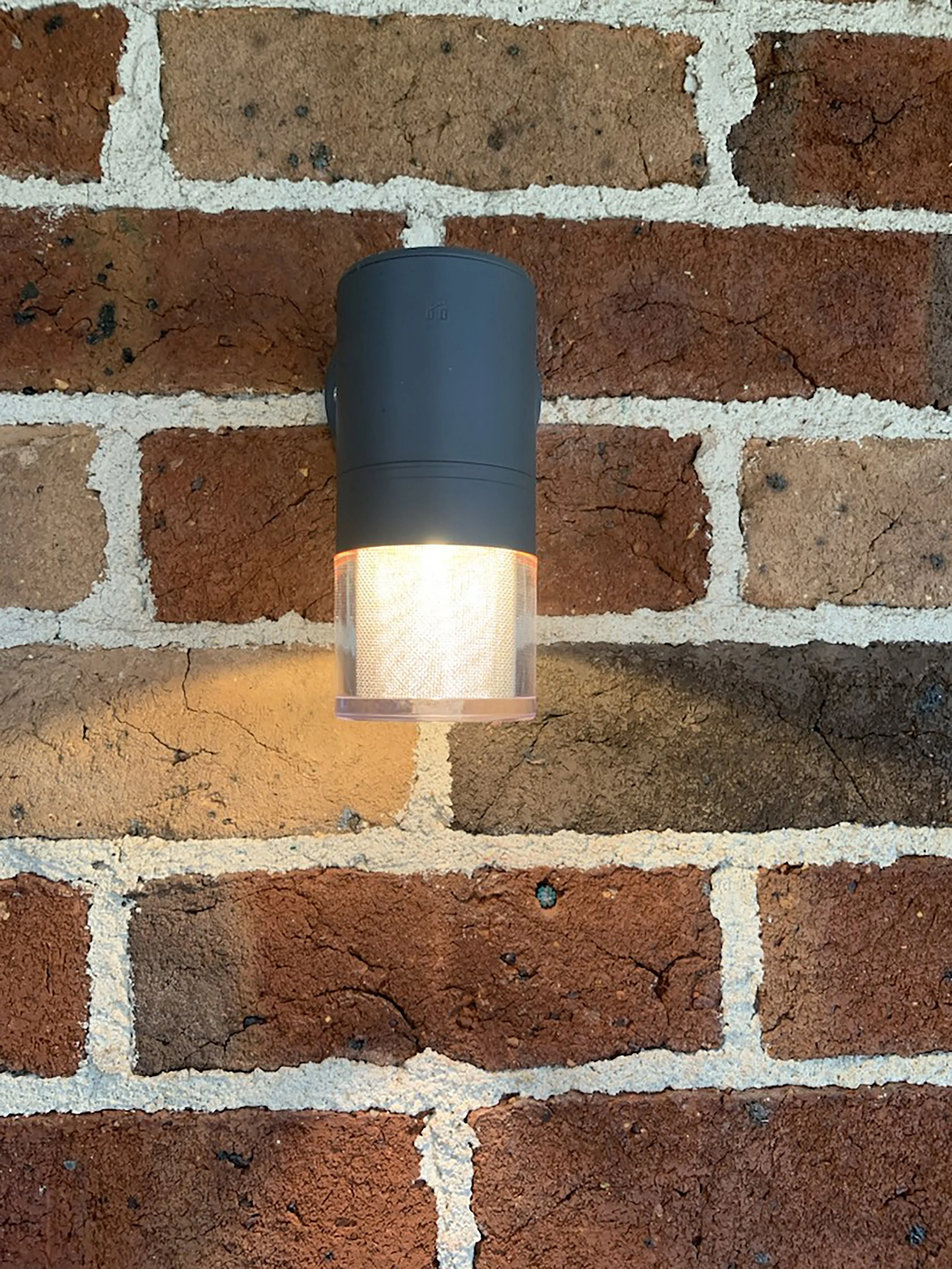 Narella-home-wall-light-fixture.jpg