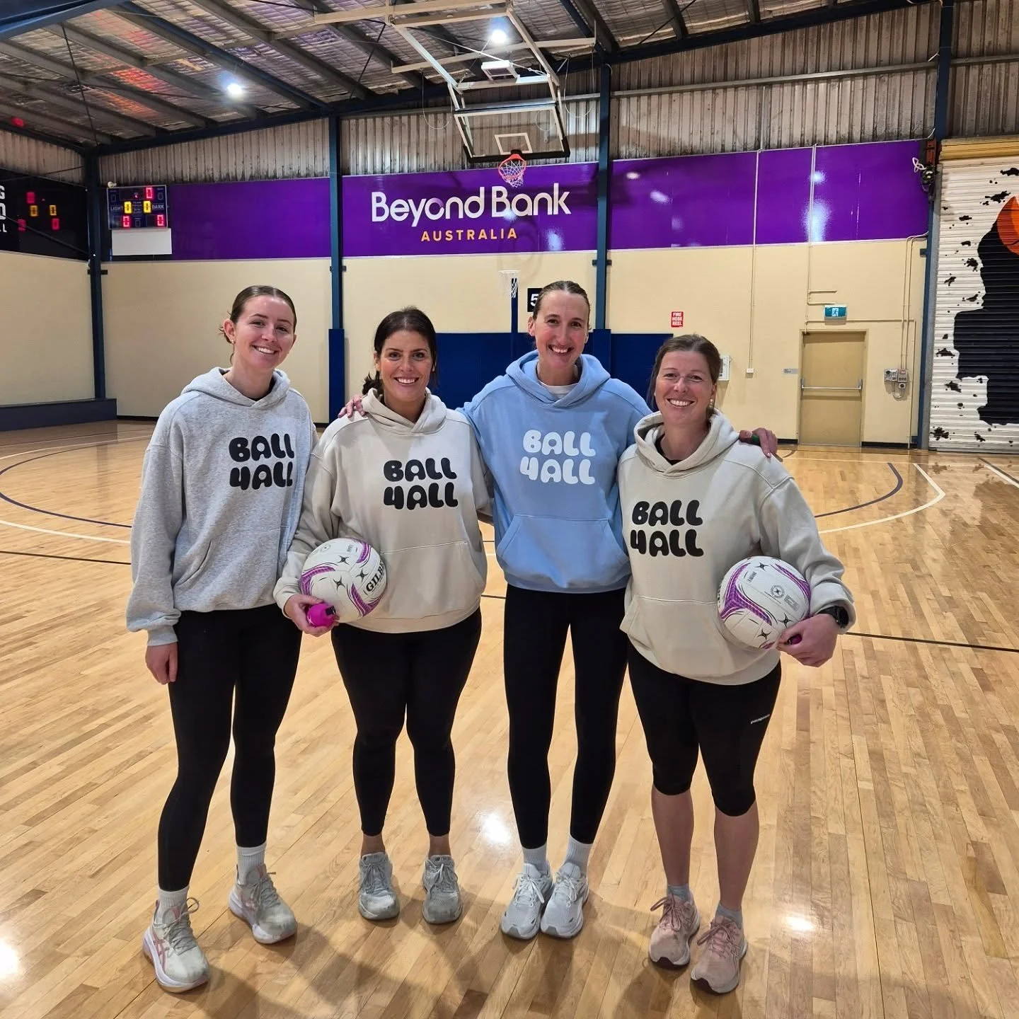 Mannix's Movers hit the court today with lots of great vibes and energy 🔥 From roll offs to shadowing, the girls learnt some pretty snazzy skills from our amazing coaches! We could see lots of the skills applied in match play &amp; only a few &quot;