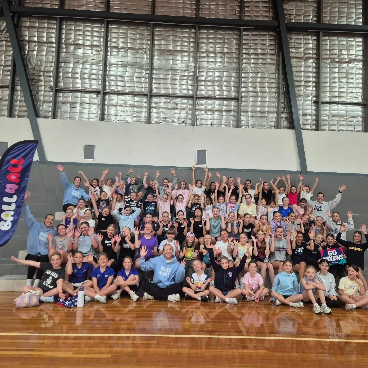 WHAT A DAY. 🏐

A ripper clinic for our Mannix's Movers &amp; Marvels today in Geelong ❤️&zwj;🔥

Lots of high energy and new skills were on display, with the girls learning from some of the best coaches going round 🤟 @hannahmundy shared some of her