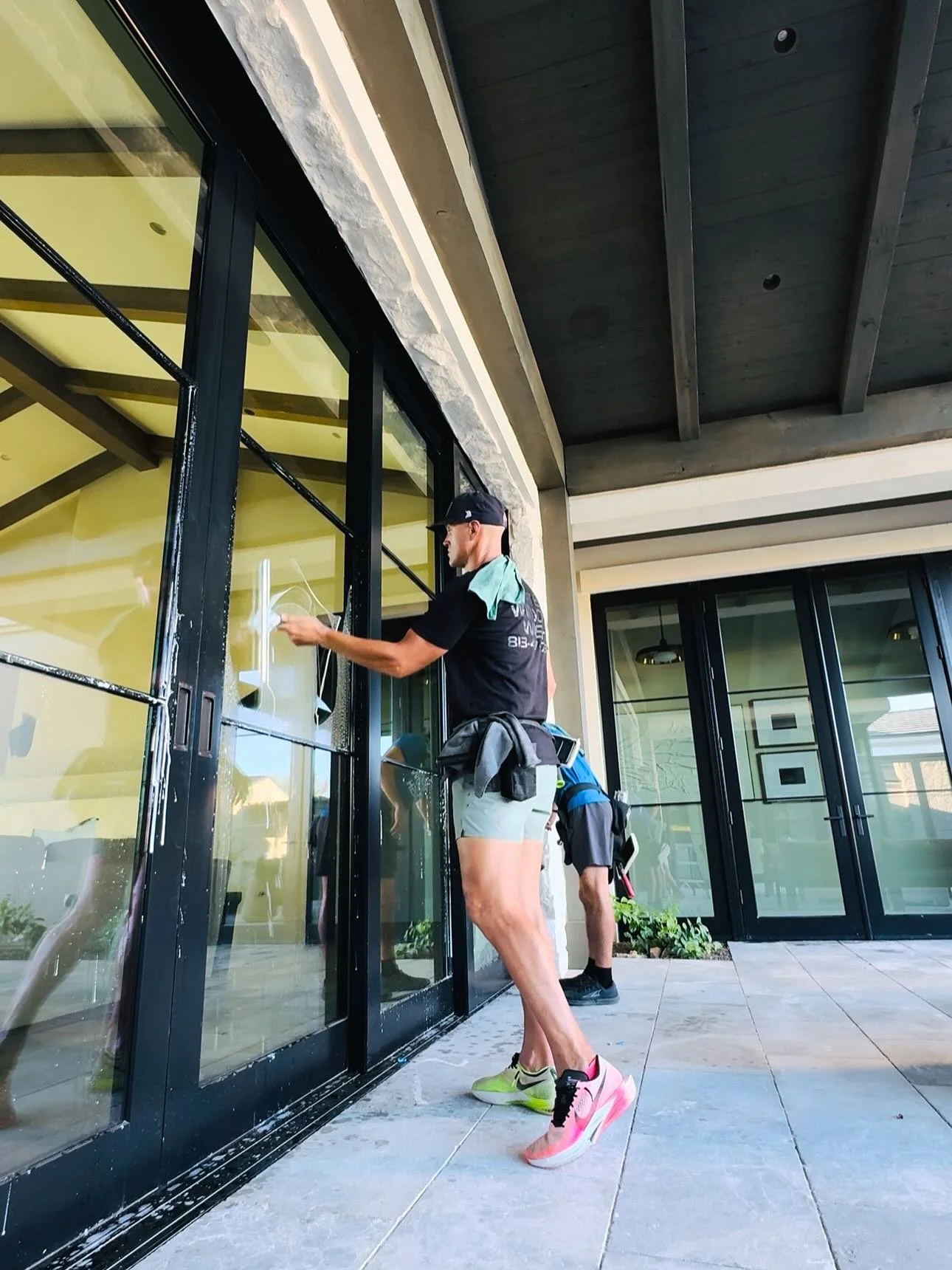 Grateful for every opportunity I get to do what I love and meet so many awesome people along the way. #relationships 

#hunterwindowwash #windowcleaner #relationships #winwin #tinker #customhomebuilder #cleanwindows #letsgo