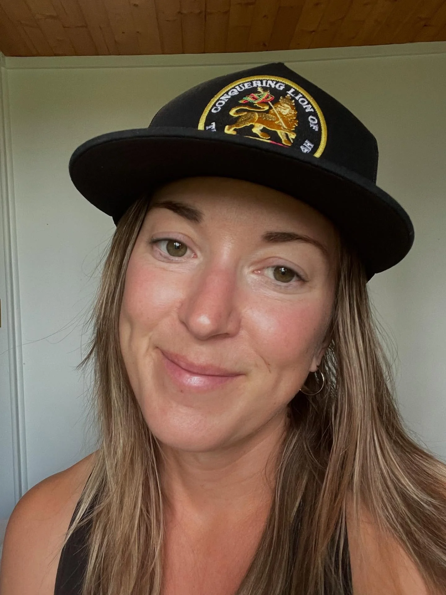 Oh hey! 👋 I’m Hilary! I’ll be on @stokefmradio morning show at 9am tomorrow, Friday August 15th chatting about values, success, personal mission statements, and more! 
You can think about core values as a compass bearing for your life t