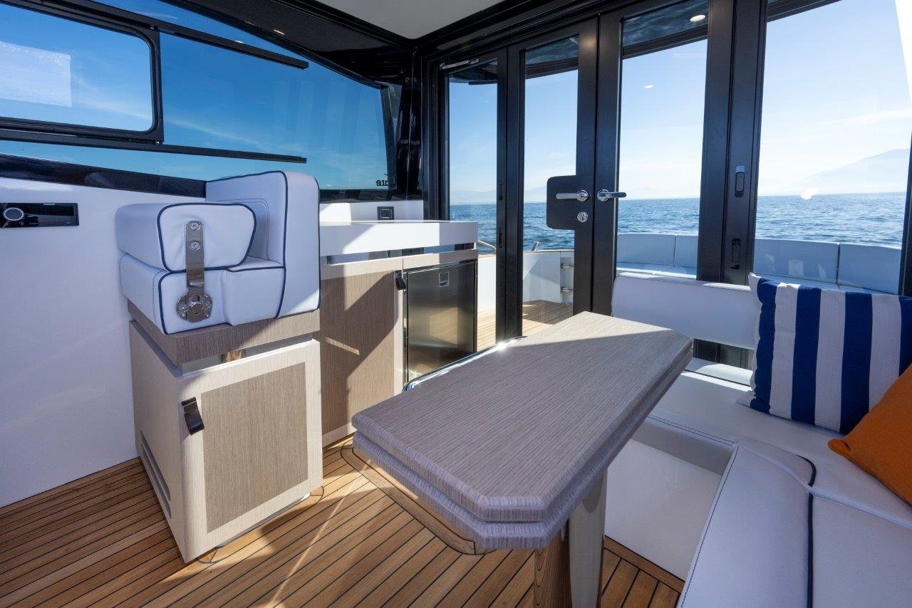 Apreamare - Gozzo 38 Cabin Int (11).jpg