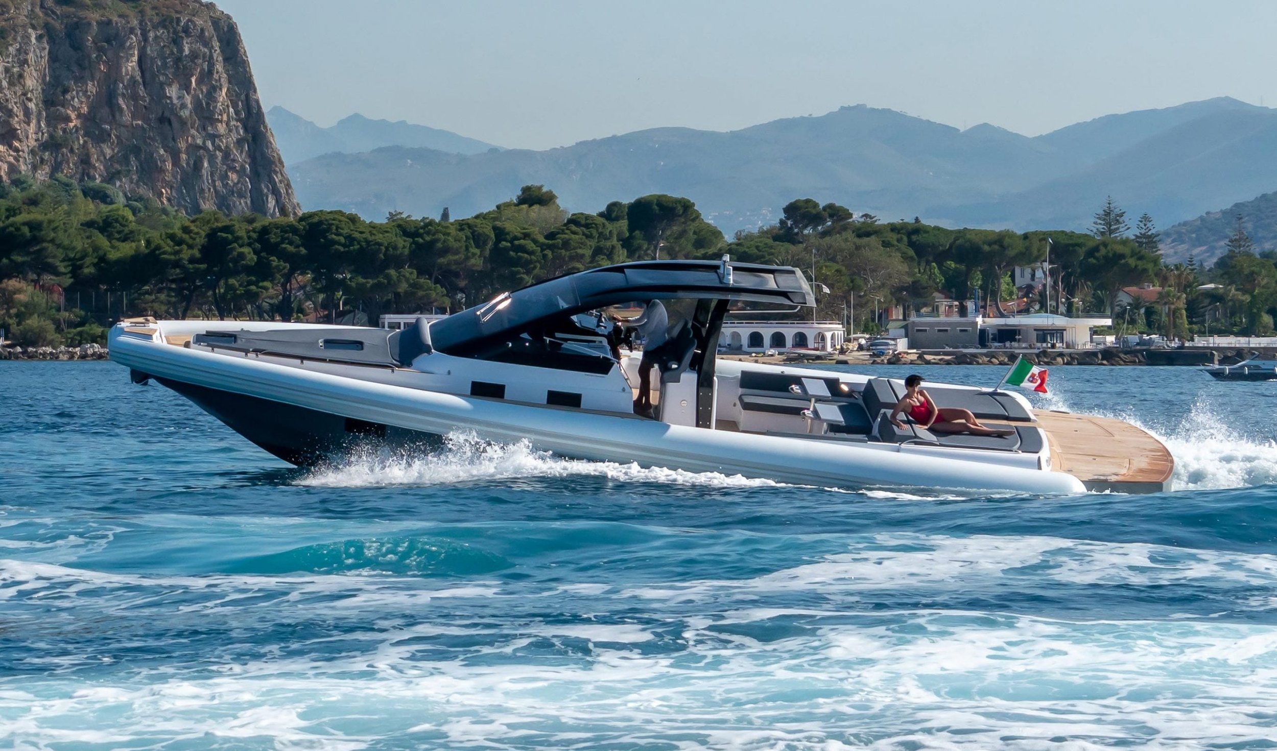 MX14CLASSIC-Magazzu-Maxi-Rib-MX-14-Coupe-slide-1-scaled-1 (1).jpg
