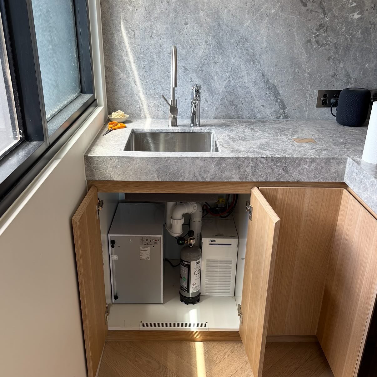 Billi Tap Installation in an apartment in Kew today! 

A Billi Tap is a premium kitchen tap system that delivers filtered cold,  boiling and sparkling water all from one tap.

It connects to an under bench unit that filters and temperature controls t
