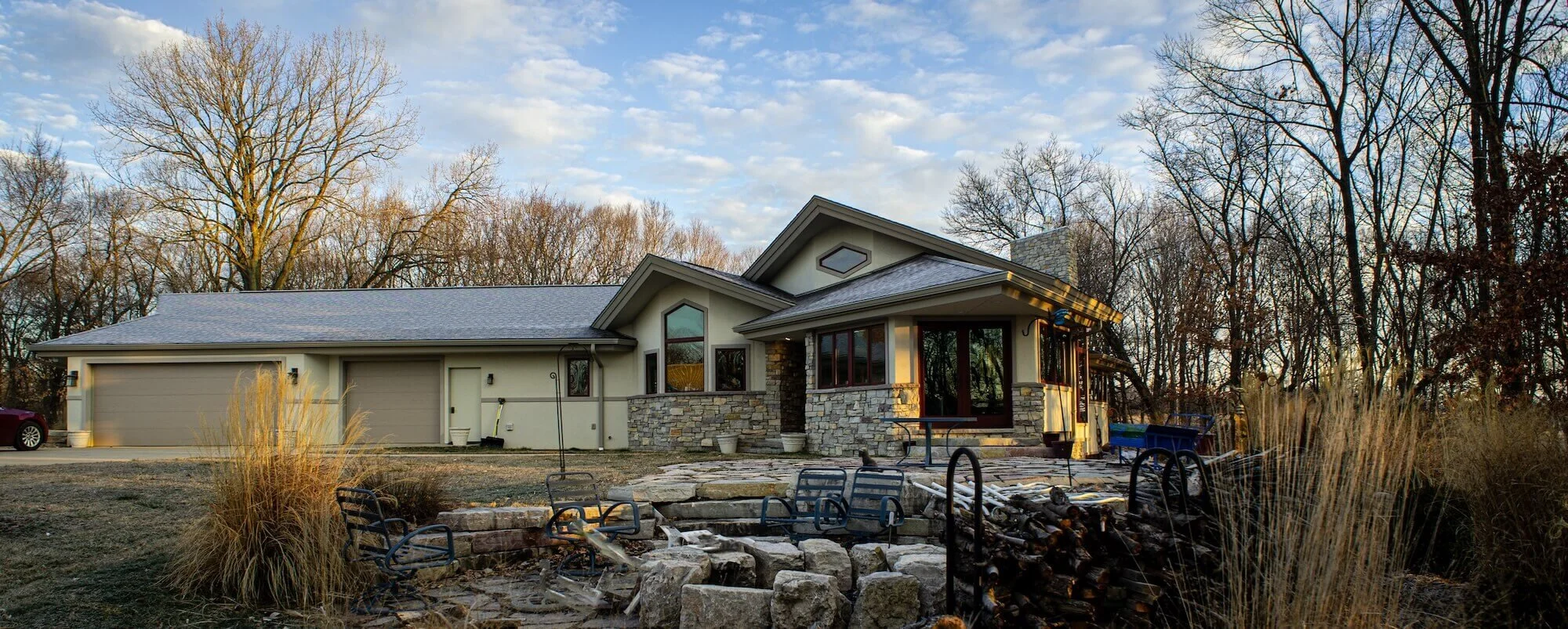 Front entry of house with side yard.jpg