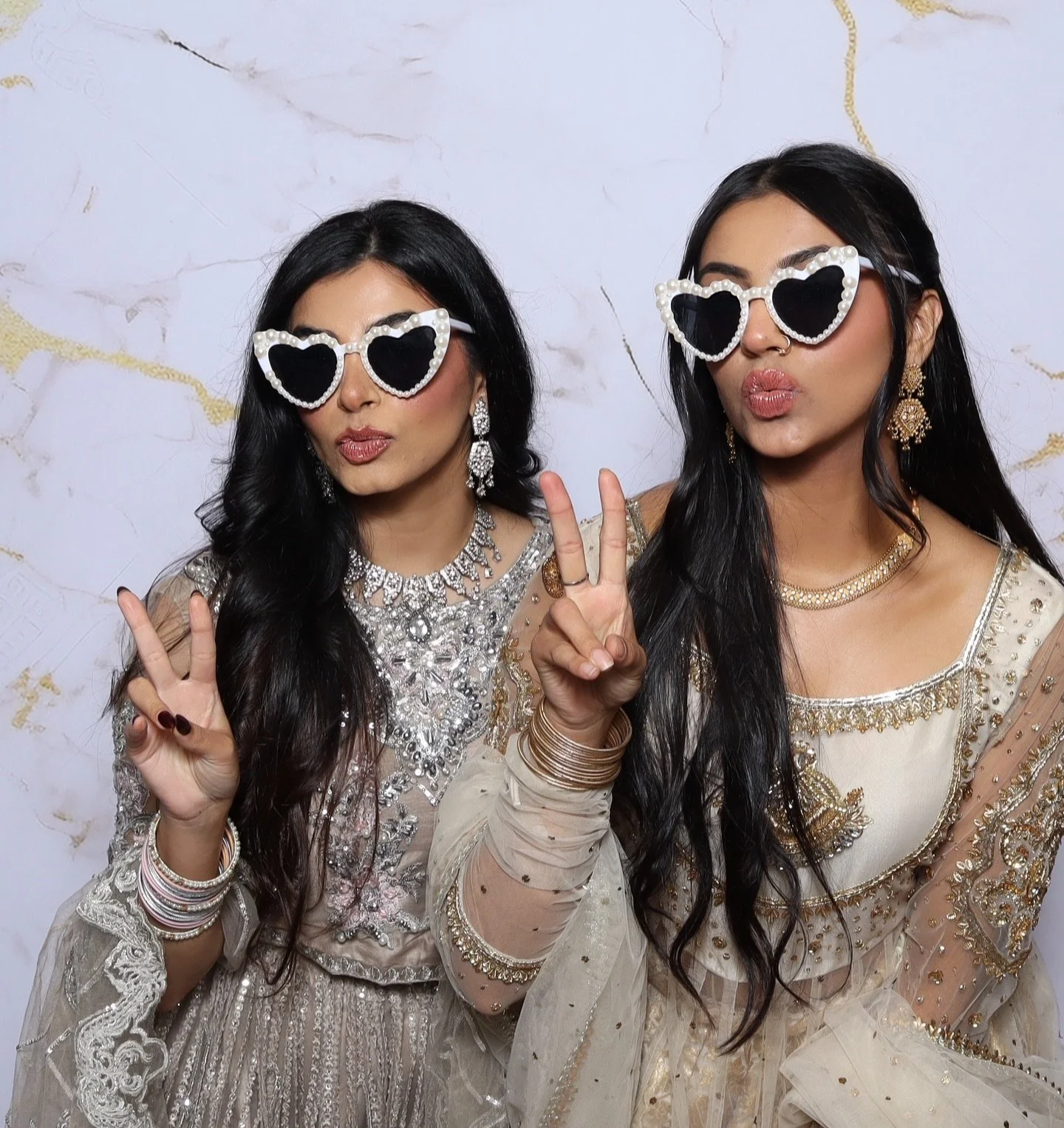 When the fits, the fun, and the friends all align ✨ No filter. Just flawless lighting from the studio booth.

.
.
.
Orange County Photo Booth
#orangecountyphotobooth #socalphotobooth #ocwedding
