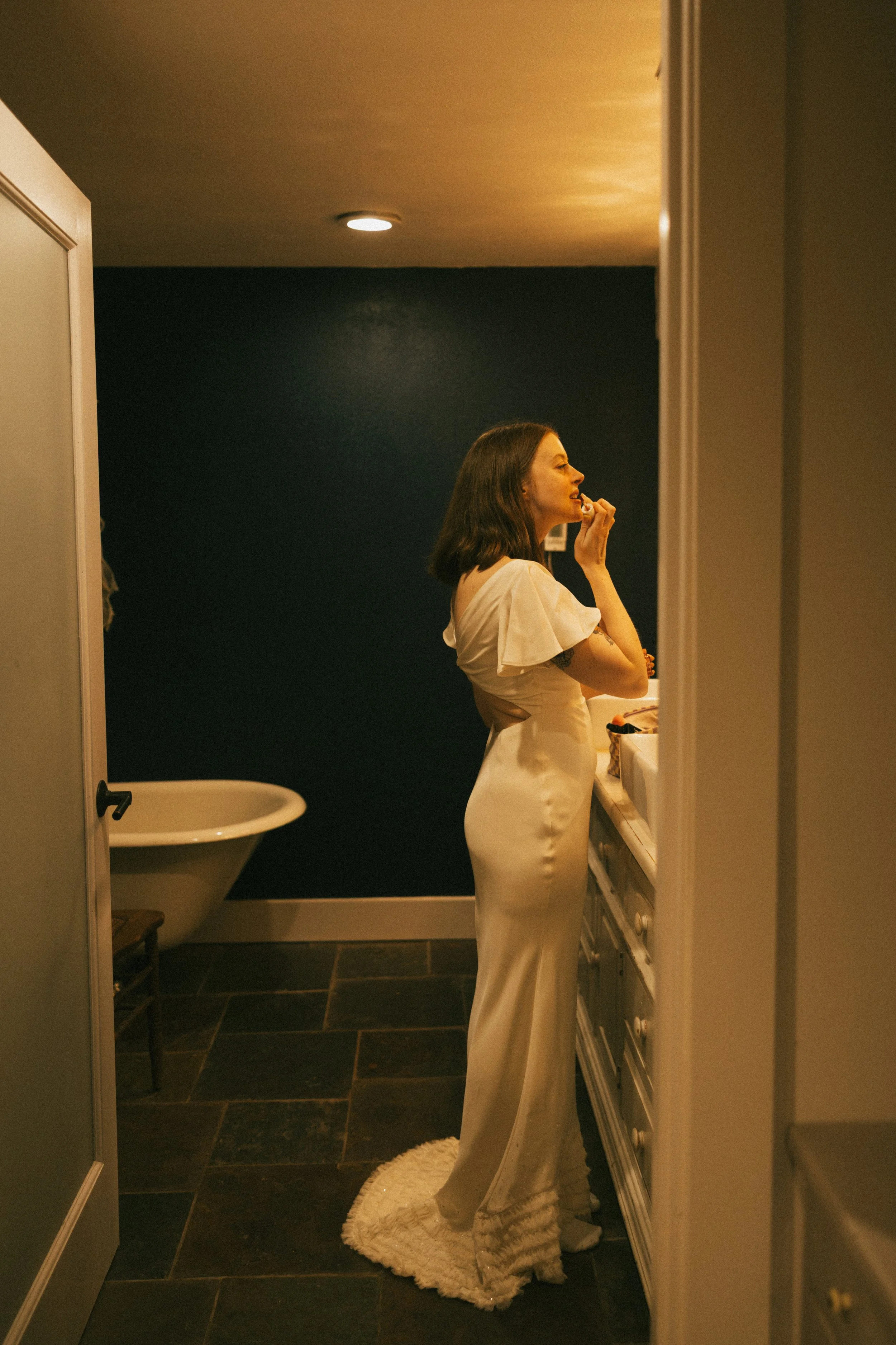 C&M_Sydneylynnephoto_Gettingready-2.jpg