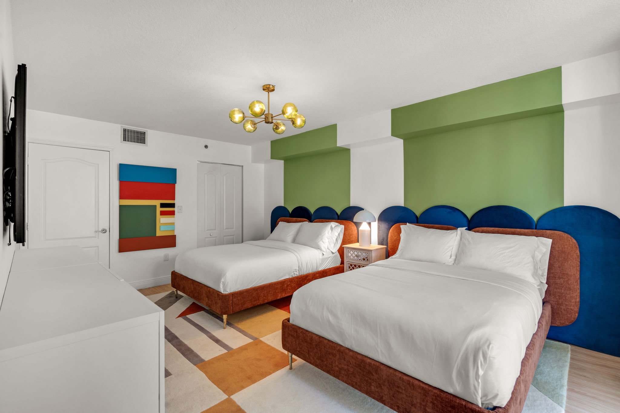 18-web-or-mls-1200BrickellBayDr2409-17.jpg