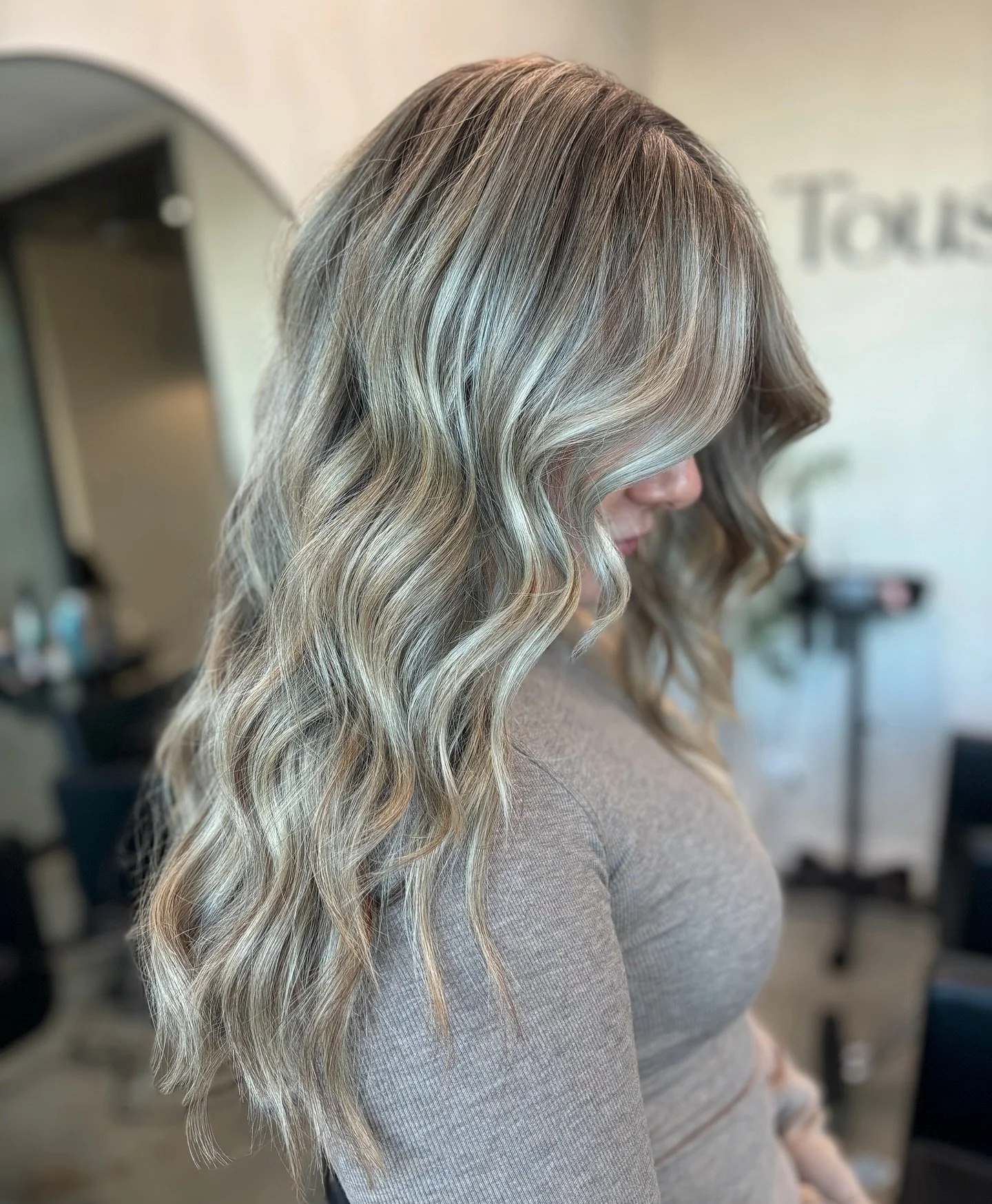 Fall hair is in full effect 🤎

Lil Schedule update
November is 85% booked, December is FULLY booked &amp; now booking January 2026✨

#hairbyjaclyn #blondespecialist #hairstylist