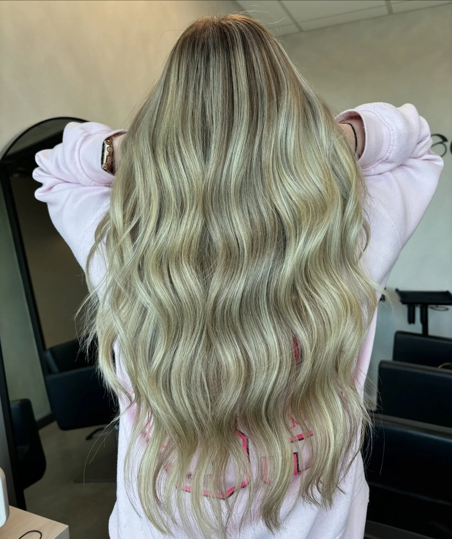 We&rsquo;re so back baby 🤍

Hope everyone had a relaxing Christmas &amp; New years! I can&rsquo;t wait to see what 2026 has in store for tousled I have a feeling it&rsquo;s going to be a good one ❤️

#blondespecialist #hairstylist #blondehighlights