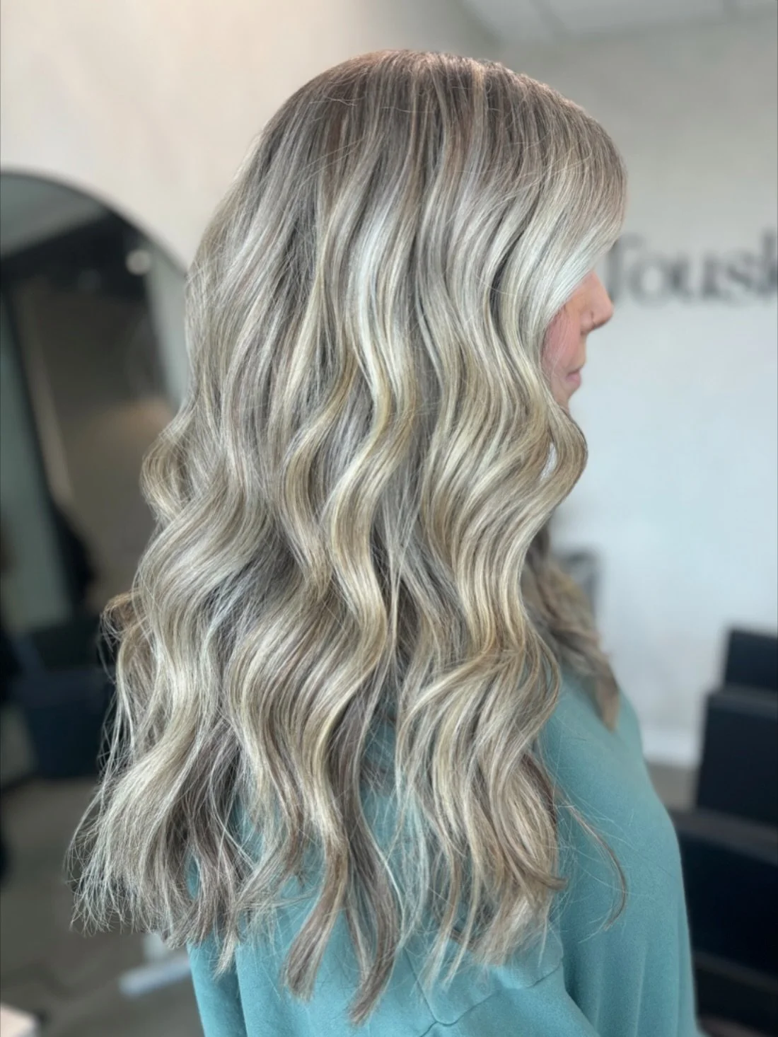 🤝 a creamy blend 

Using @redkenpro @k18hair 

#blondespecialist #highlights #creamyblonde