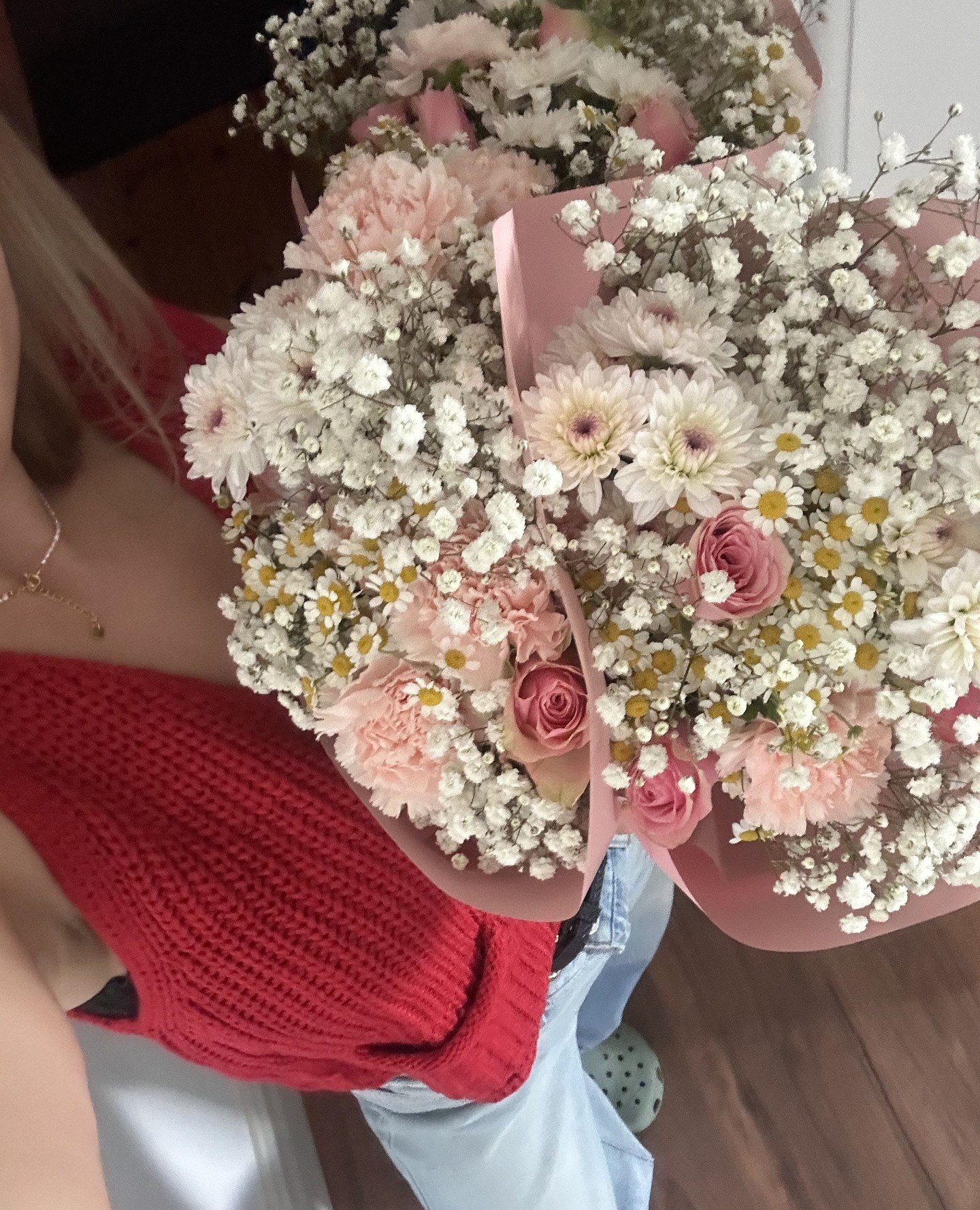 Blushy bunches 💞 Available for delivery in Adelaide ⁠
⁠
Shop now at www.bloomieaway.com.au⁠
⁠
#AdelaideFlowerDelivery #BloomieAway