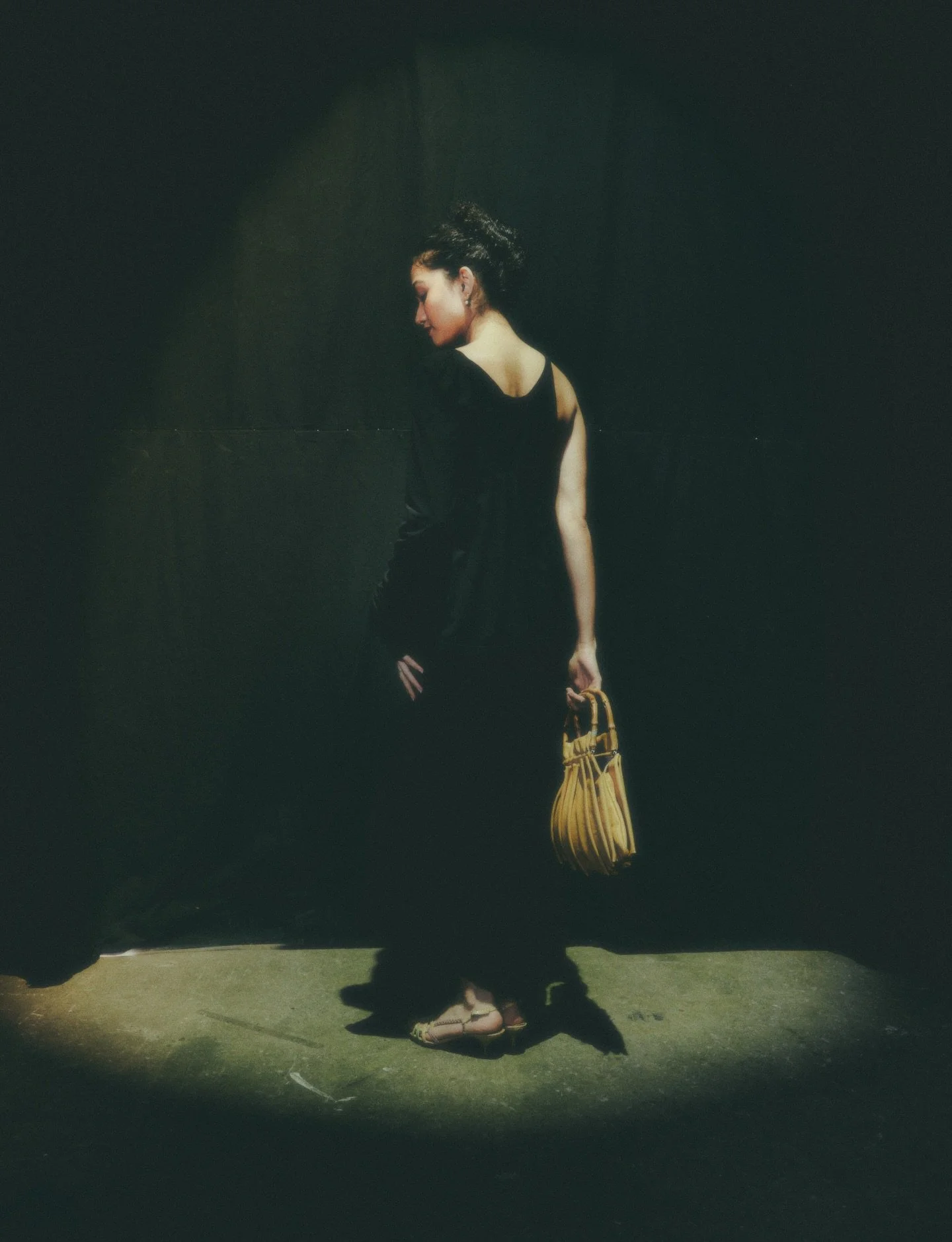 BURNING OAK, NOVEMBER Look 6 details
Organic cotton jersey Burning long sleeve 
Organic cotton jersey Wabi skirt 
Leather pleat bag with Japanese bamboo handles

~available to shop via dm!~

Producer &amp; Head Makeup @jesslouisemacrae 
Photography @