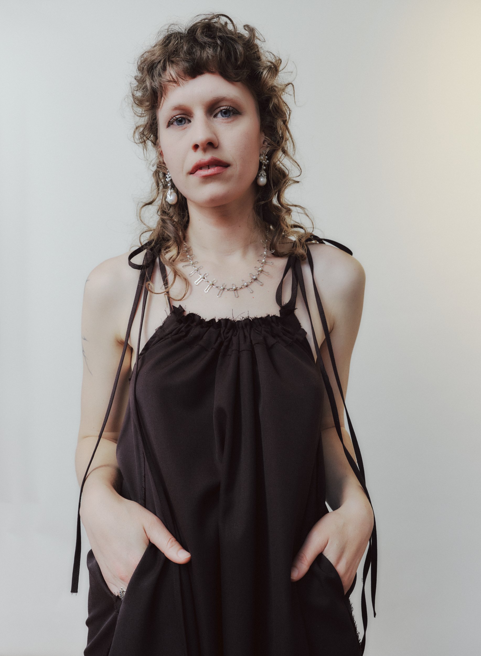 Daf Nimkovsky Woman in Brown Nippers Dress in Wool Front