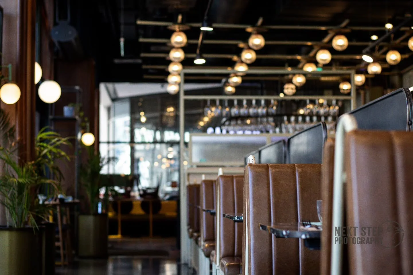 Happy Thursday!

Here's a shot from a previous visit to the wonderful world of @kapaofeeds in Edinburgh!

Delicious food, lovely decor and great people made it a brilliant capture mission!

#photography #restaurant #art #scene #Thursday