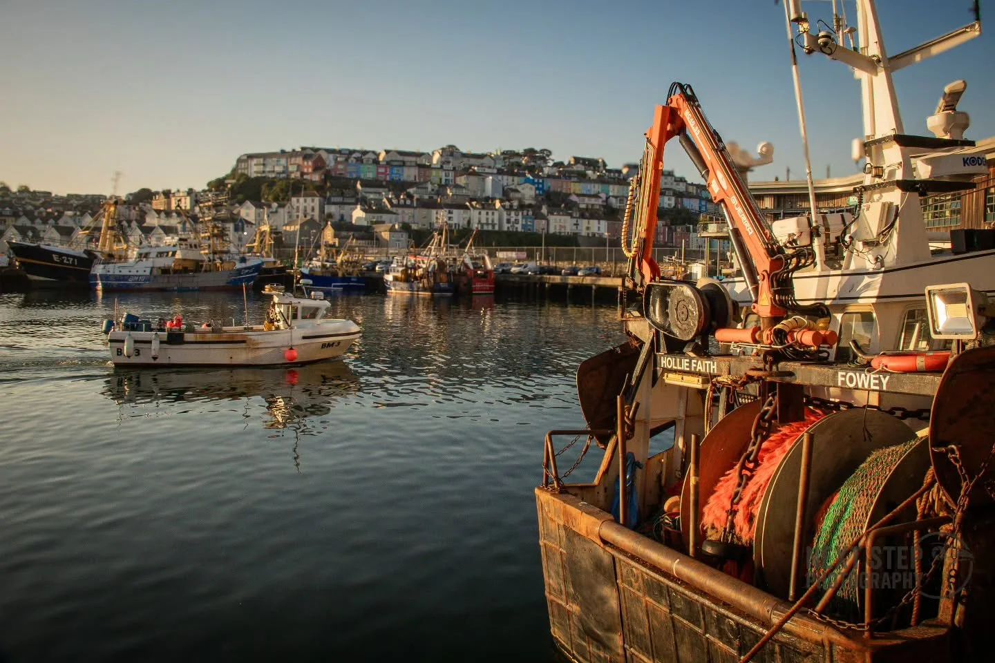 It can be pretty exhausting when you're starting a shoot really early of a morning, but it's really worth it for the amazing views and moments like the one above.

Happy Wednesday 

#photography #water #sea #Brixham #sunrise
