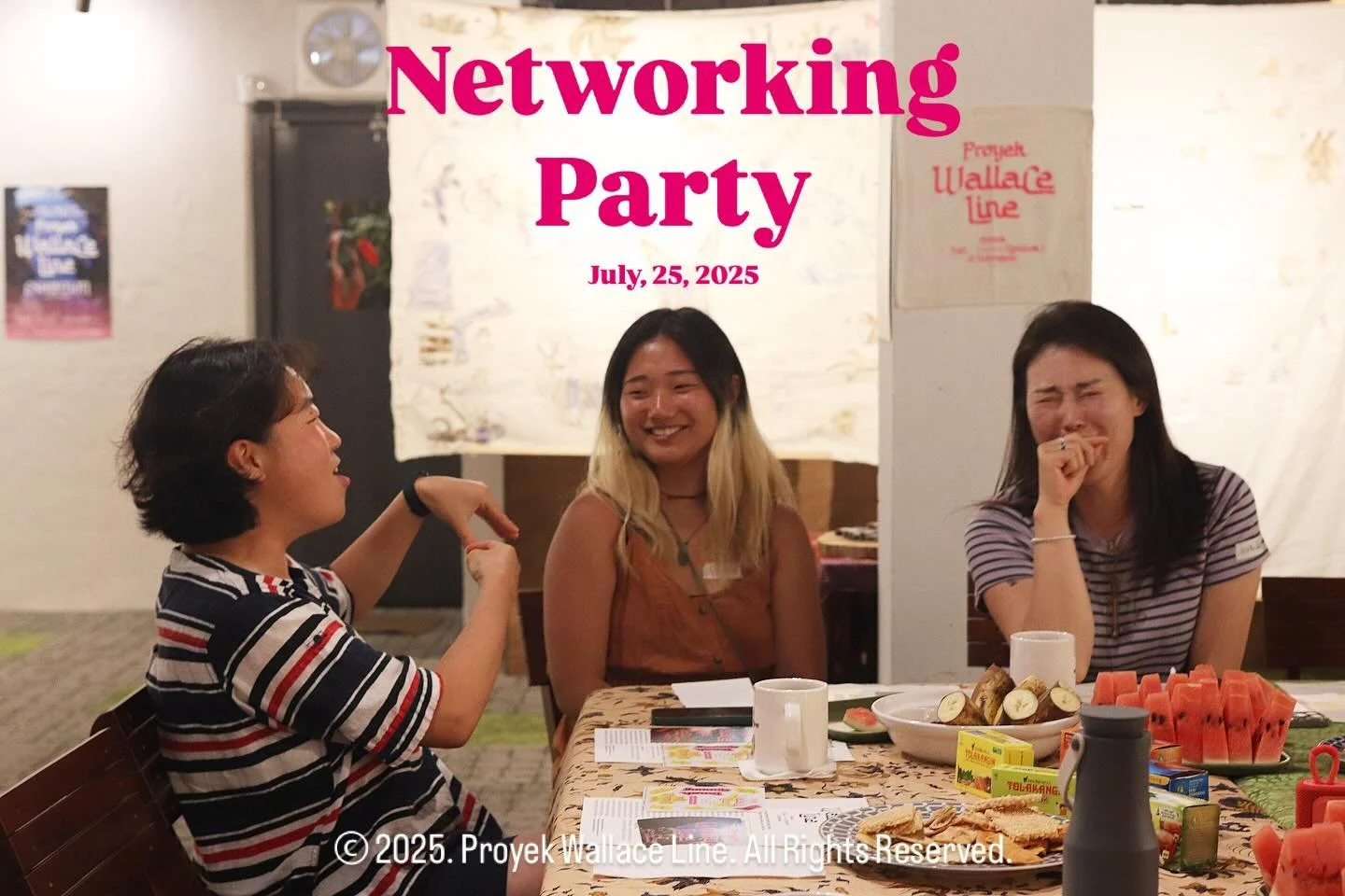 Proyek Wallace Line - Jeju Story 07

🎉 Networking Party 🎉
네트워킹 파티에서는 제주 해양활동가, 해녀, 디자이너 등 다양한 현지 분들과 함께 이야기를 나누는 소중한 시간을 가졌습니다.

PWL 멤버들은 도슨트 프로그램을 통해 연구 과정에서 얻은 통찰과 영감을 직접 전했고, 참여자들은 깊이 경청하며 제주에서의 활동과 고민을 나눠주셨습니다.
 제주라는 장소에서 다시 읽히는 PWL의 가치가 서로에게 영