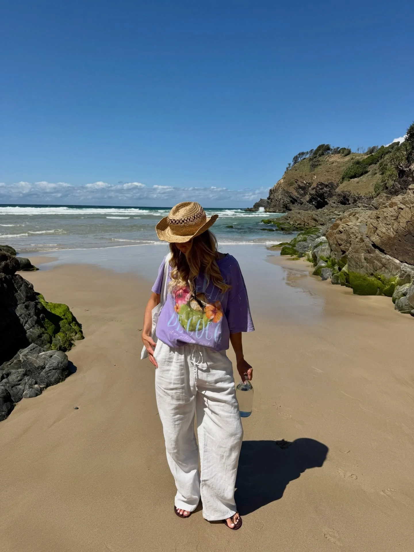 Summer is calling ⛱️🌞 #oversizedtees #beachday