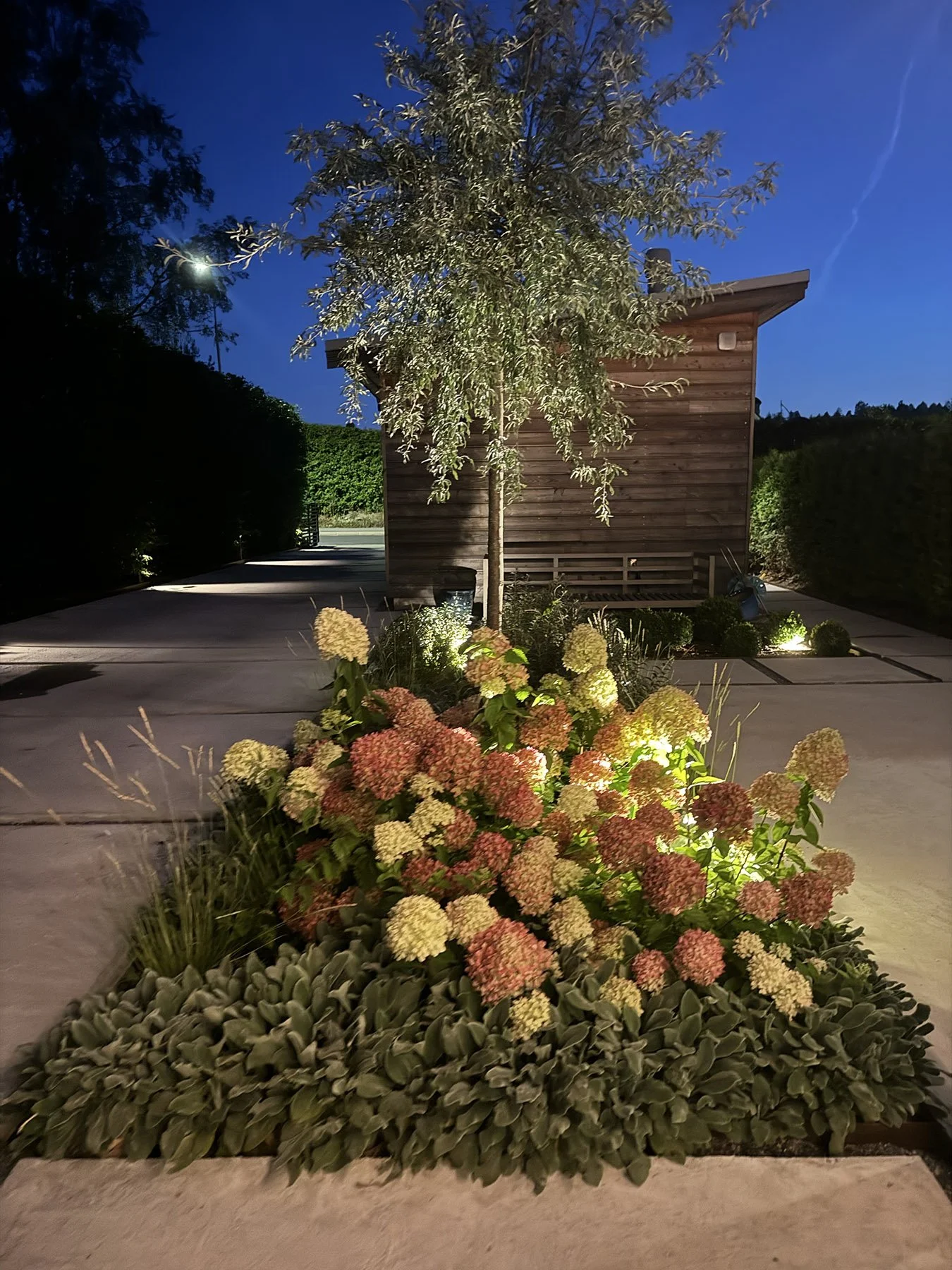 Trädgårdsbelysning på ett projekt i Djursholm